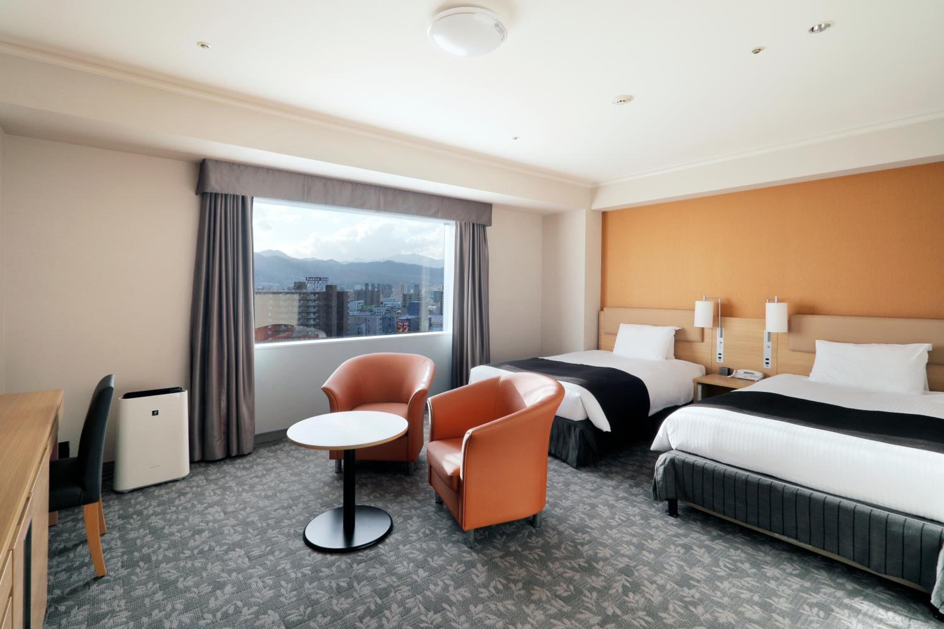 Twin Room - Non-Smoking - Standard Floor - Photo 1