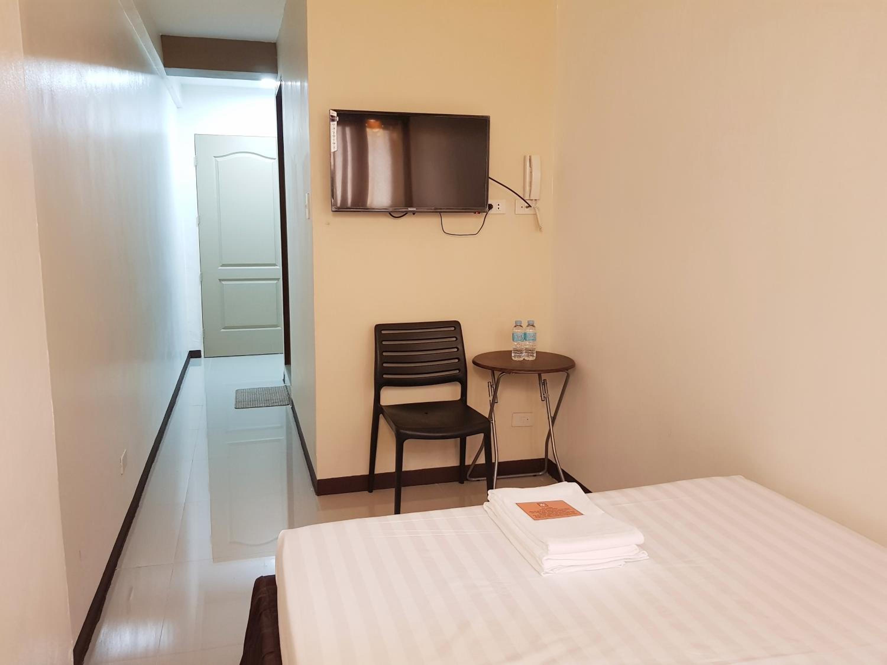 Standard Double Room - Photo 4