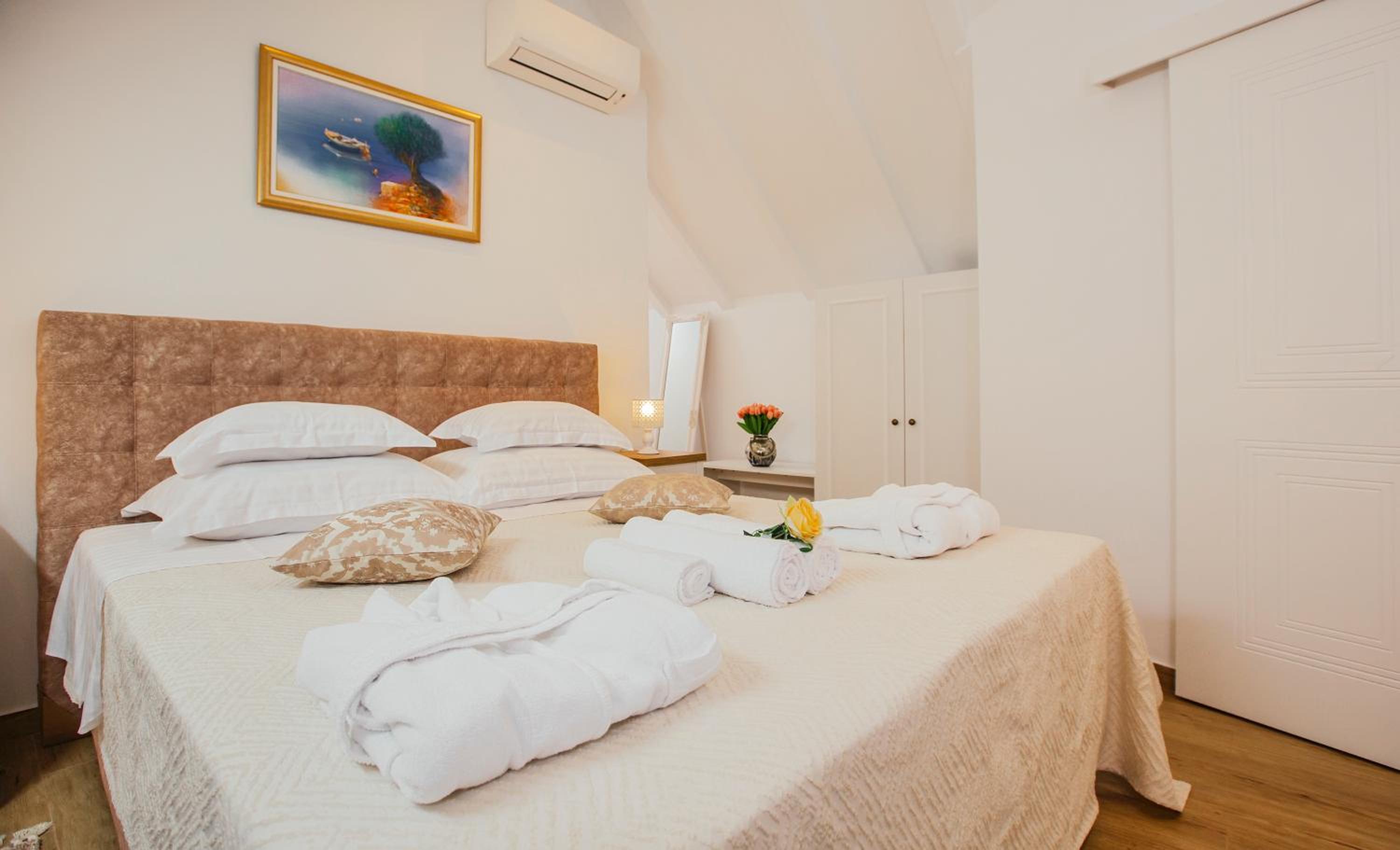 Deluxe Double or Twin Room photo 2