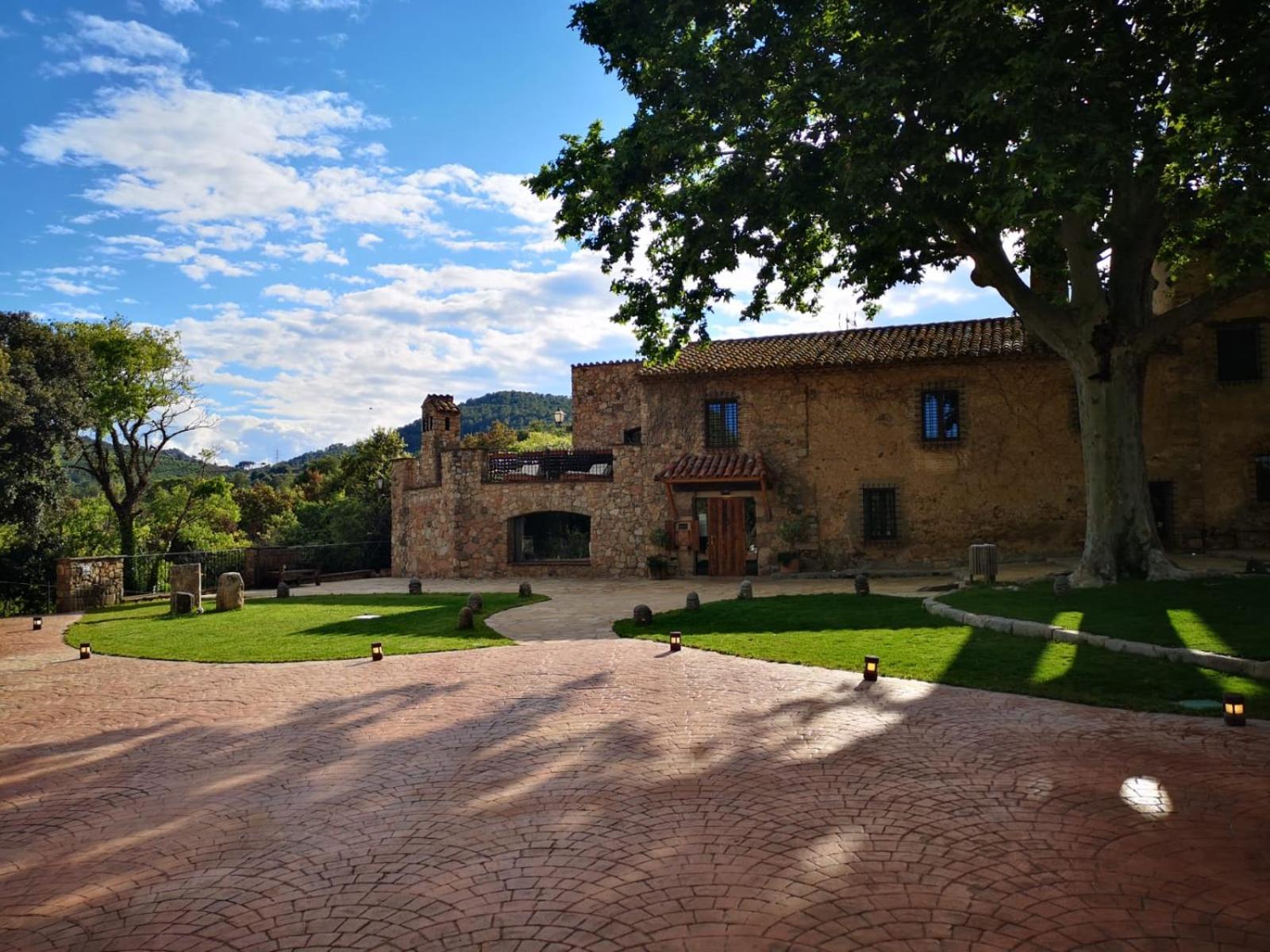 Seven-Bedroom House photo 3