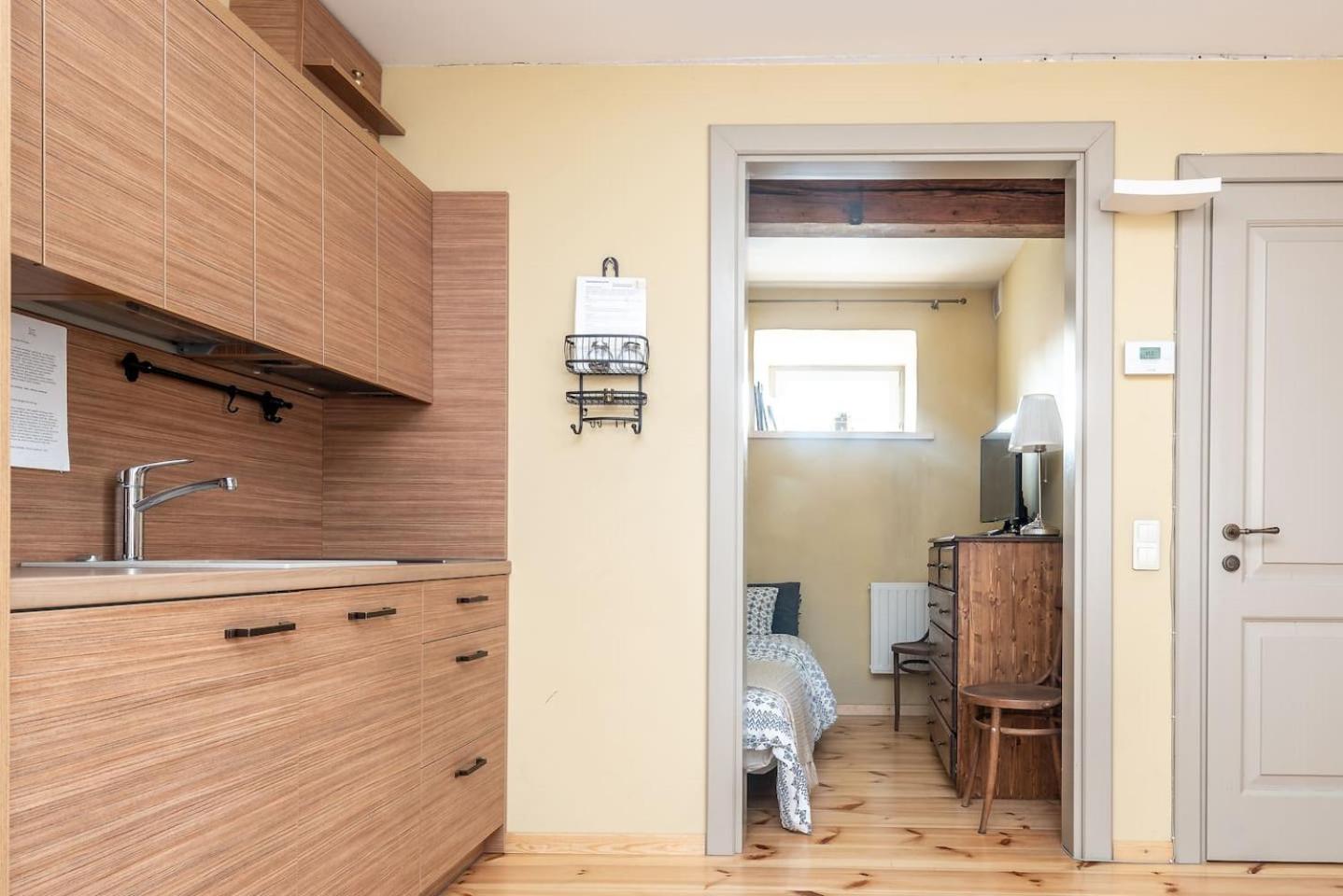 One-Bedroom Apartment - Photo 11