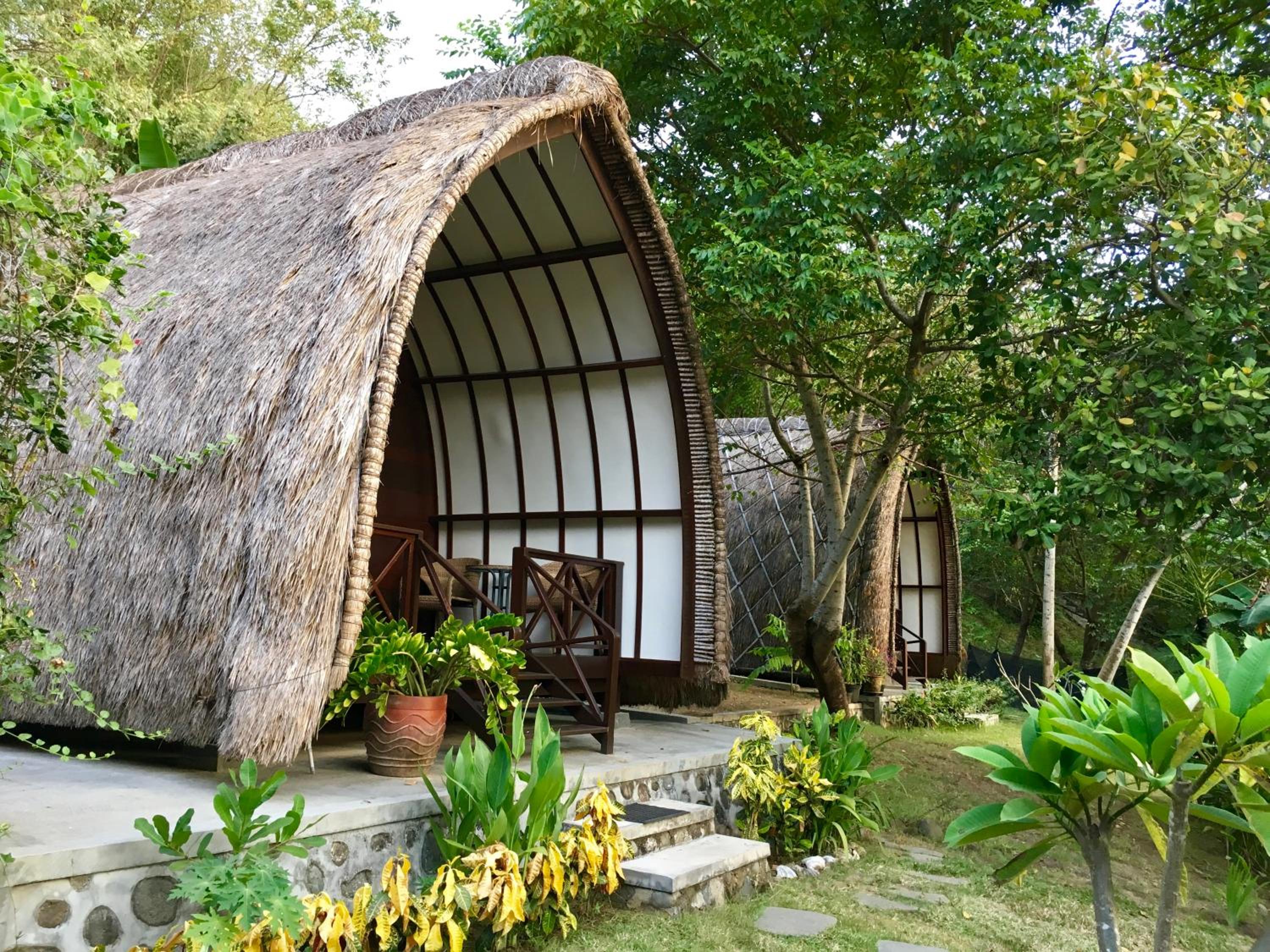 Bungalow with Garden View - Photo 3