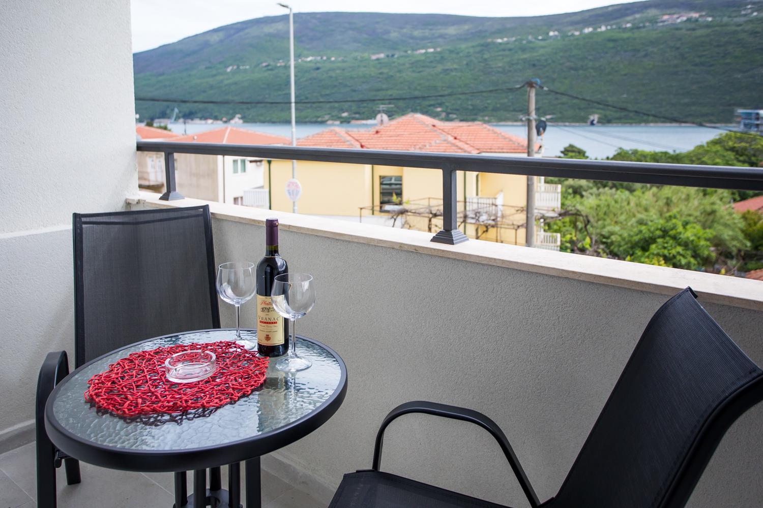 Deluxe Double Room with Sea View - Photo 6