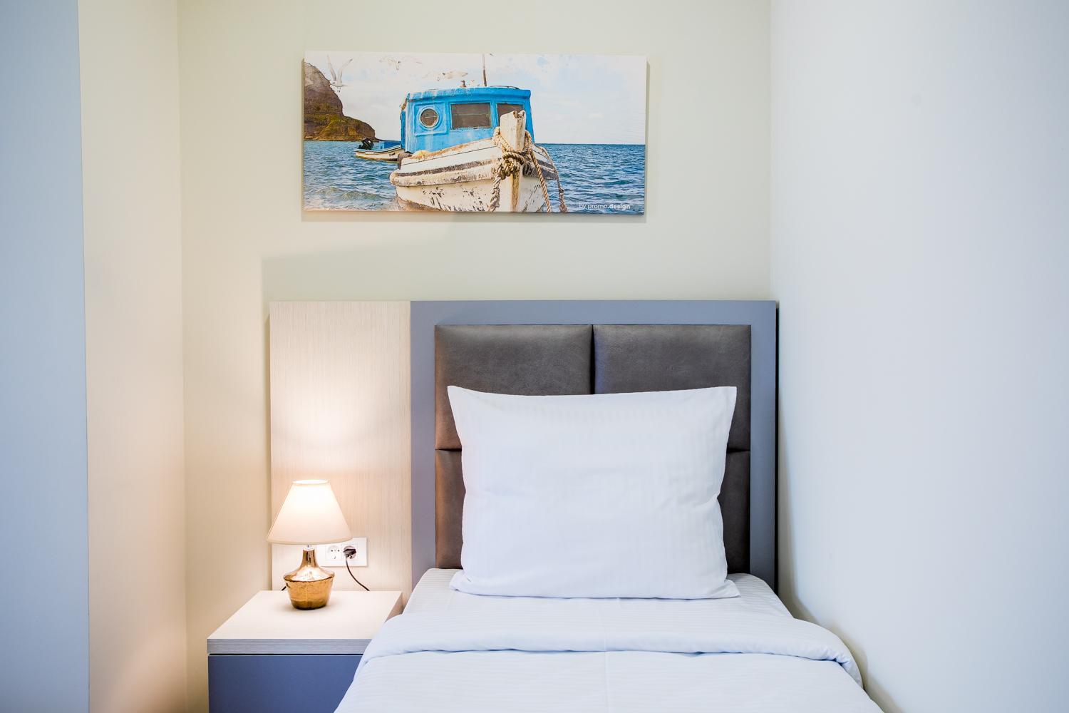 Deluxe Triple Room with Sea View - Photo 11