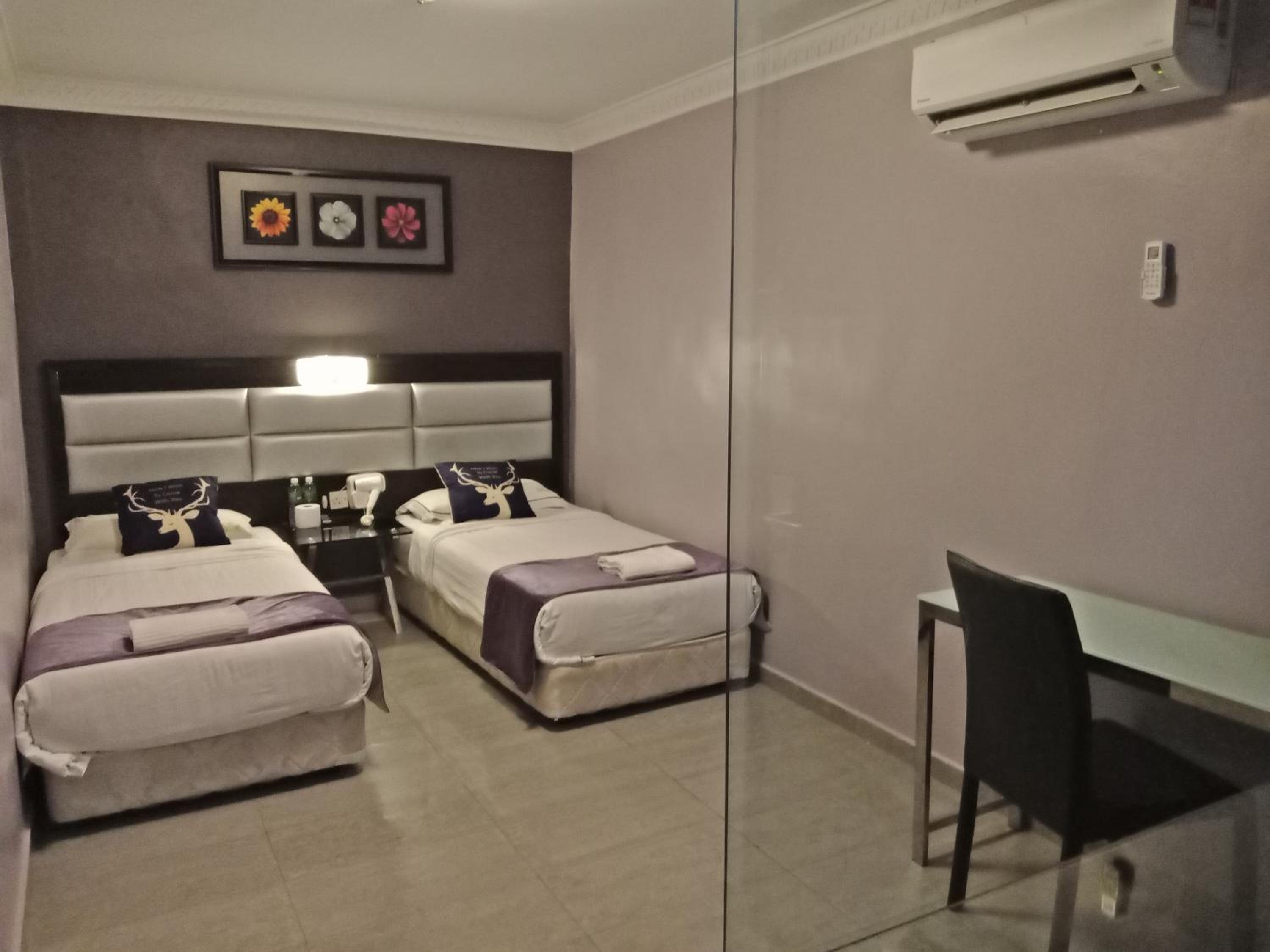 Superior Twin Room photo 2