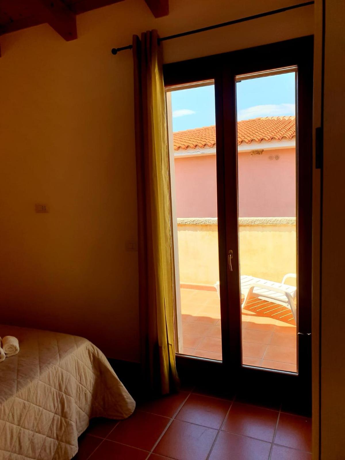 One-Bedroom Apartment with Sea View photo 3