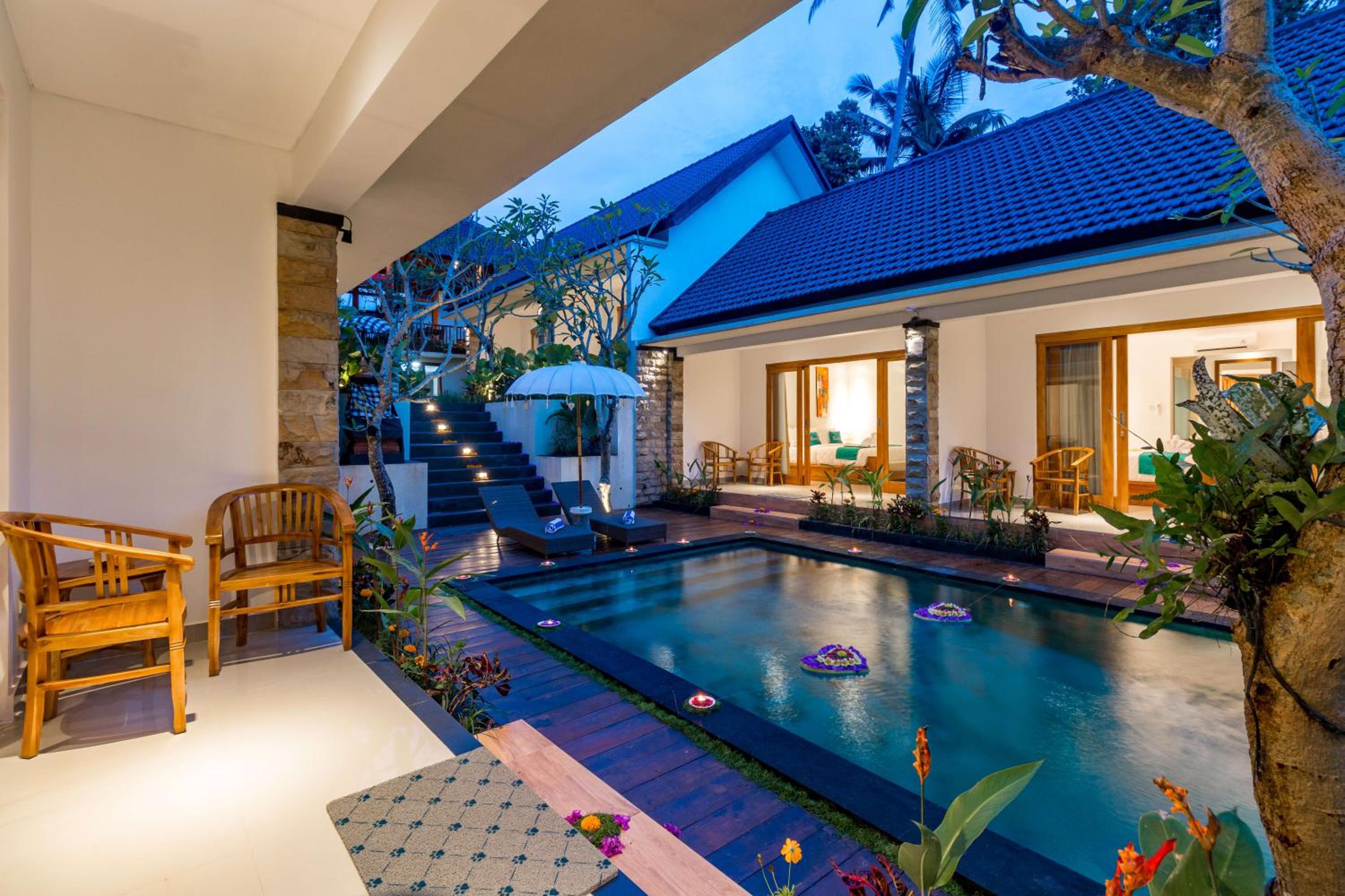 King Suite with Pool View - Photo 2
