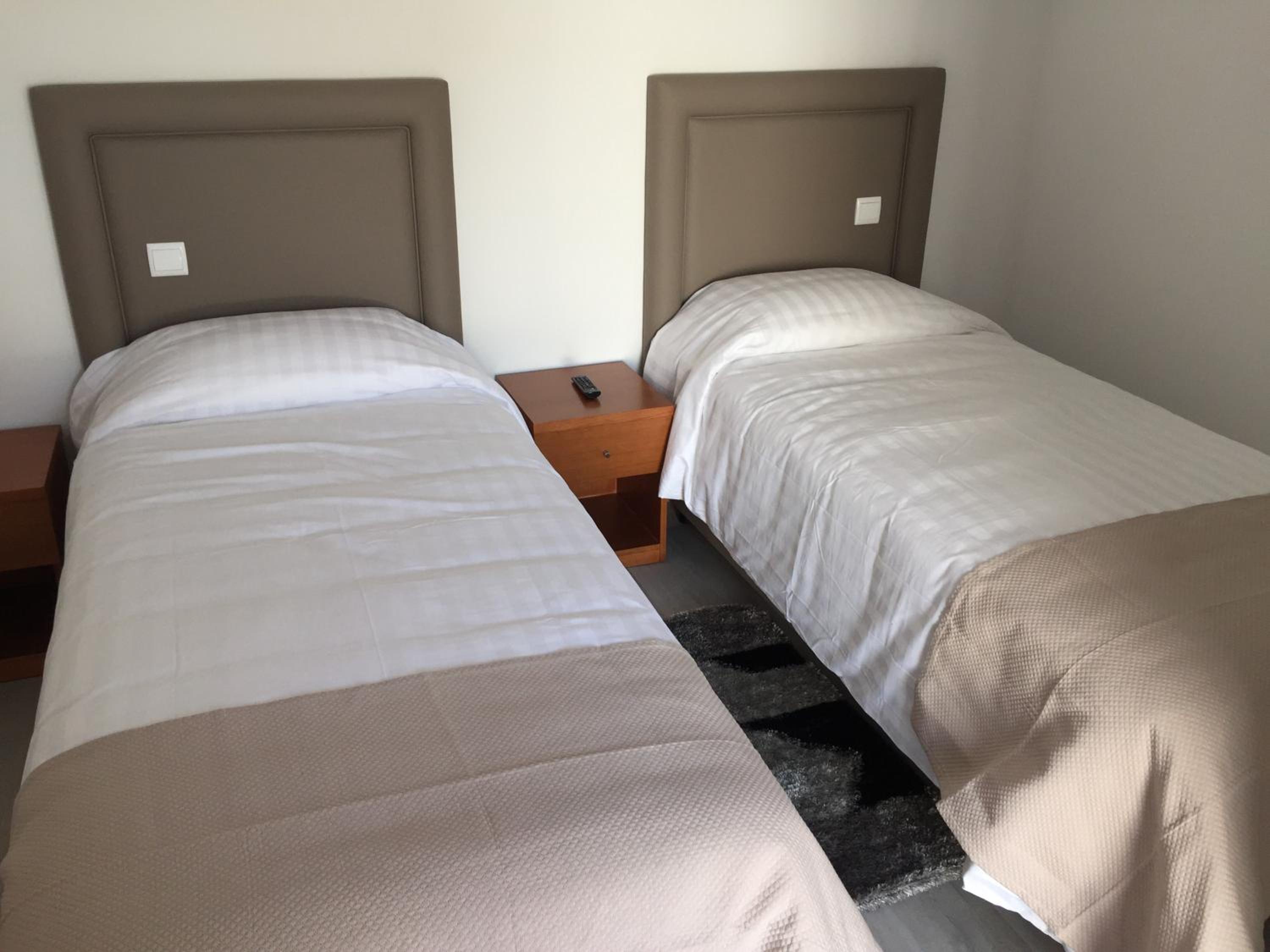 Twin Room with Private Bathroom - Photo 1