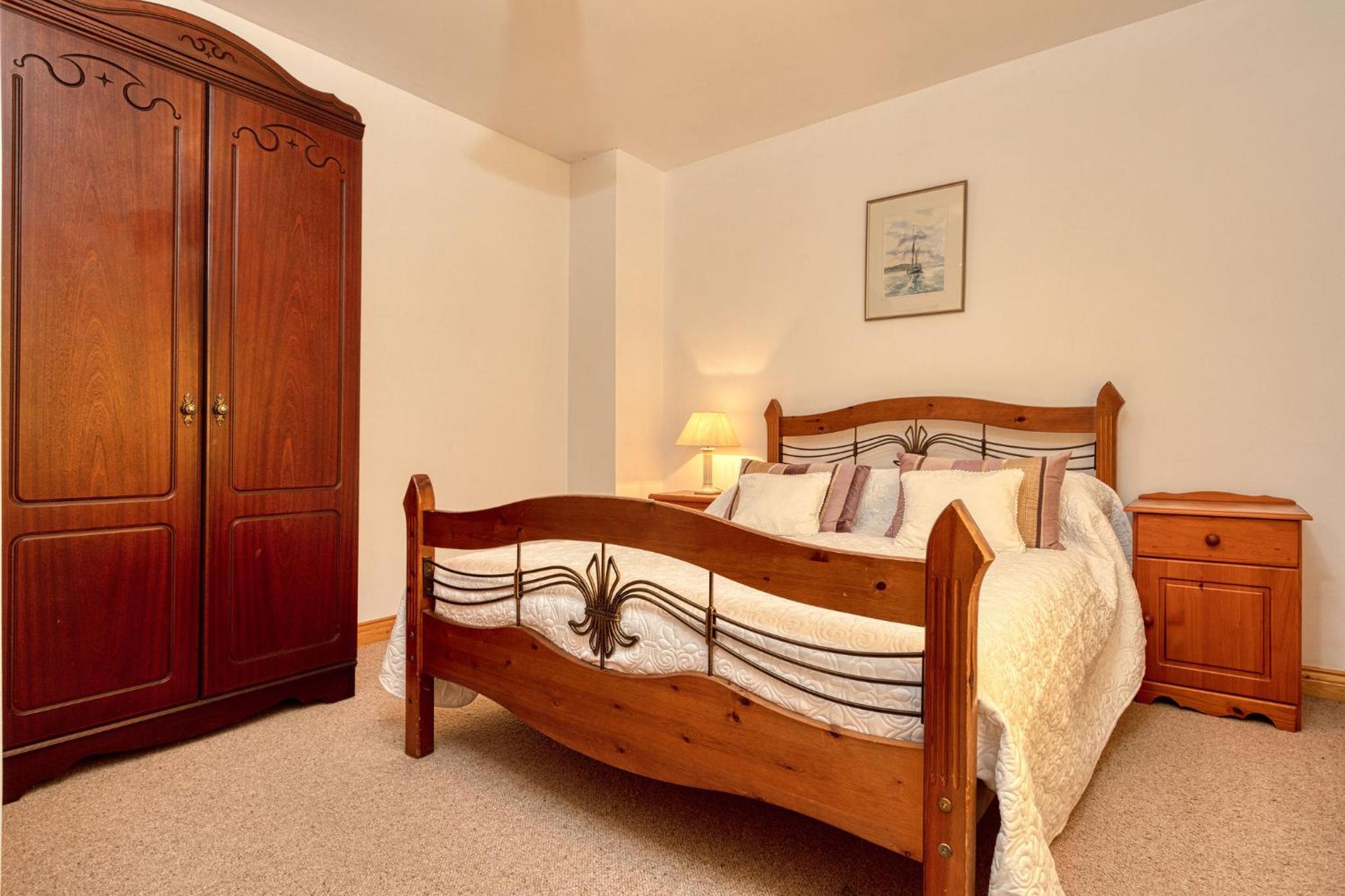 Three-Bedroom House photo 2