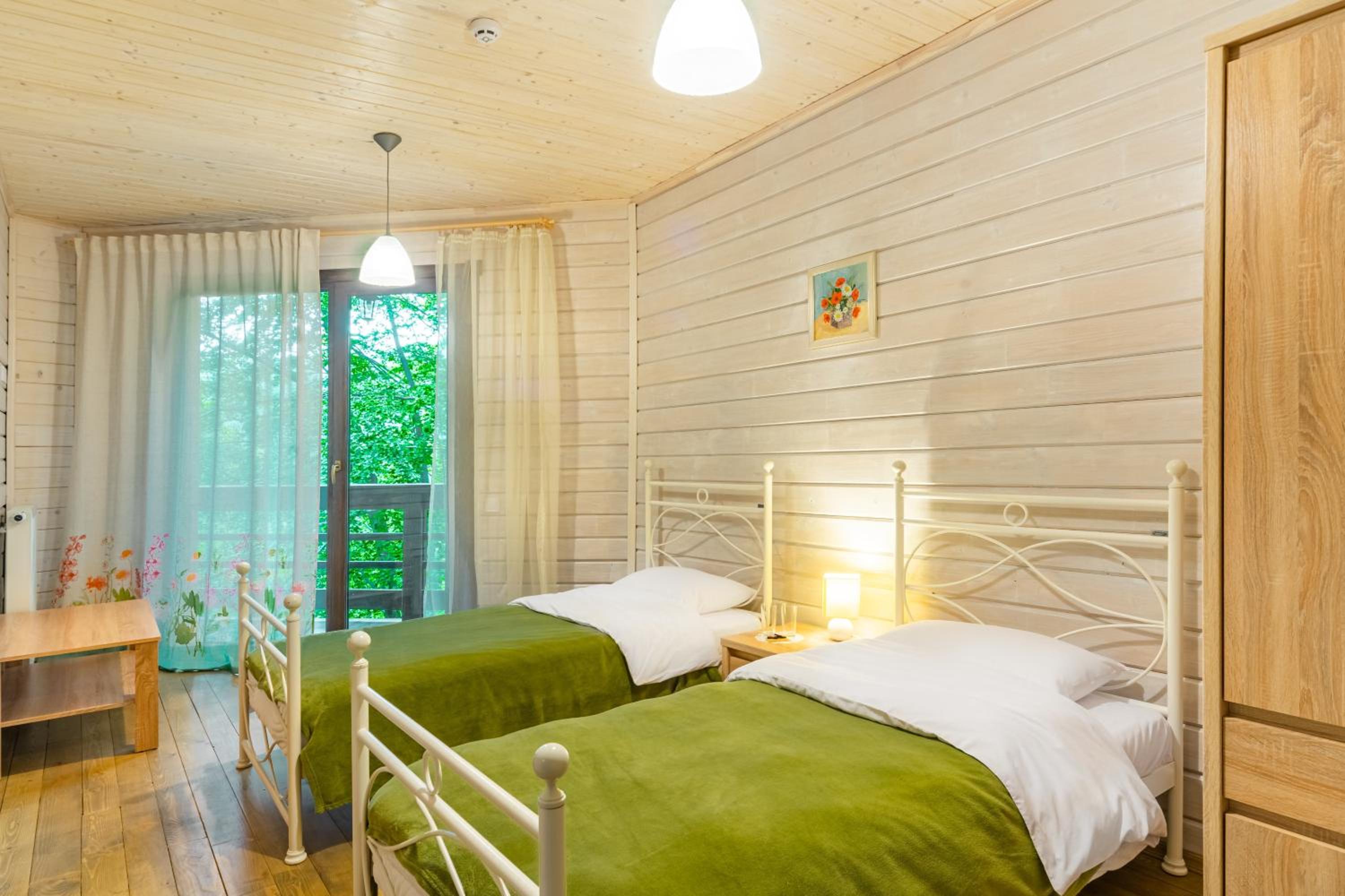 Twin Room with Shower photo 2