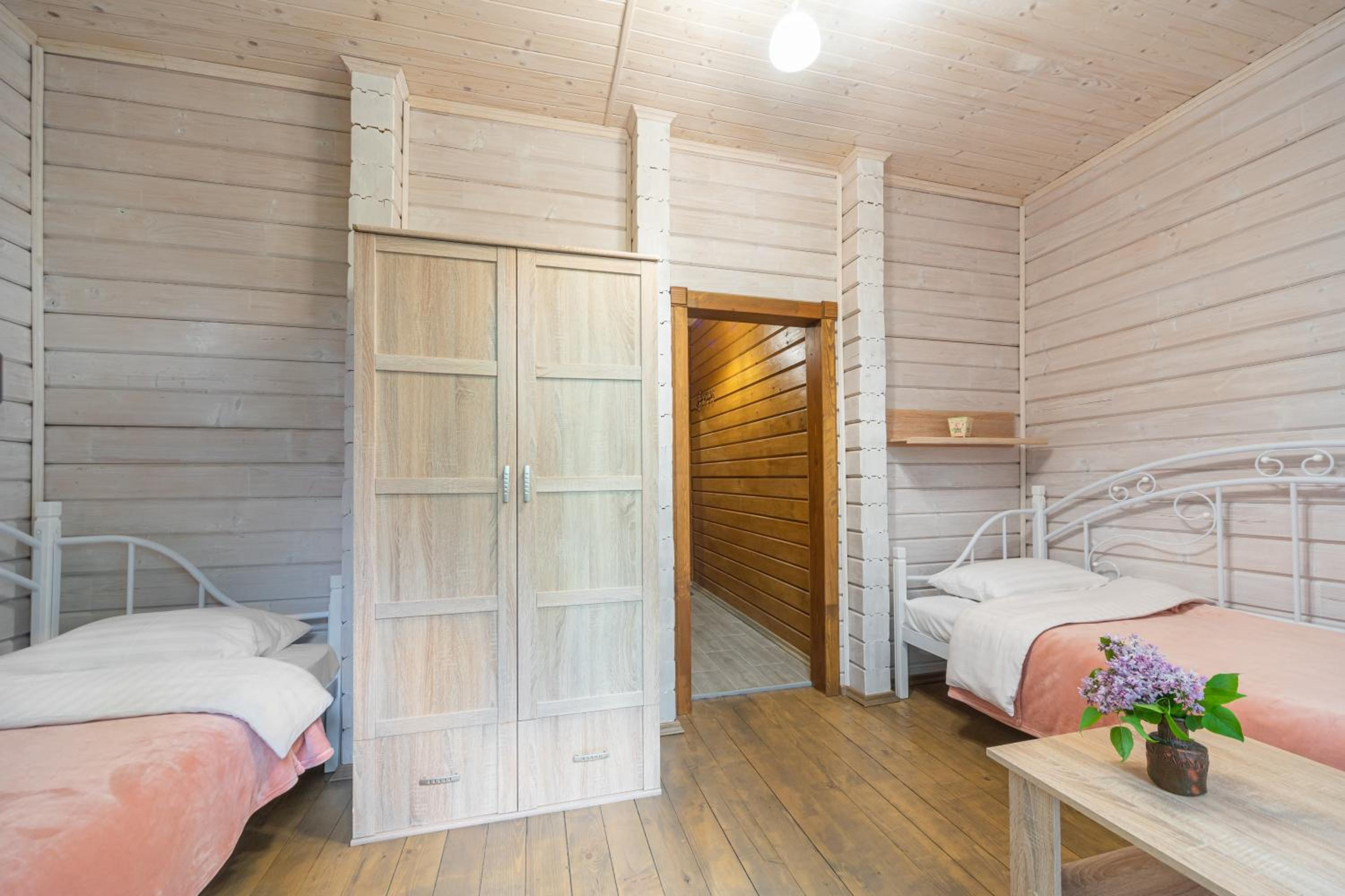 Twin Room with Shower photo 1
