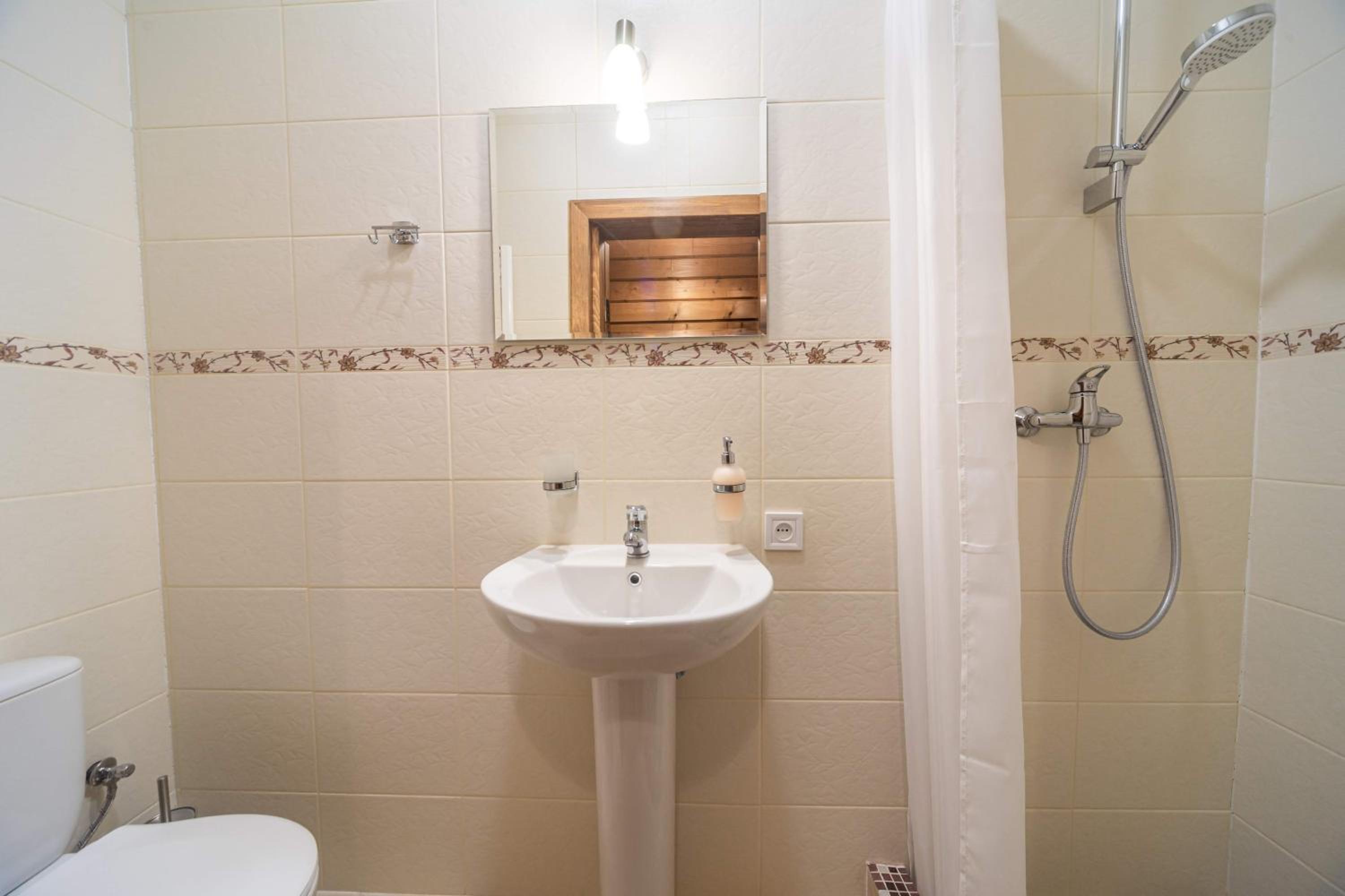 Twin Room with Shower photo 3