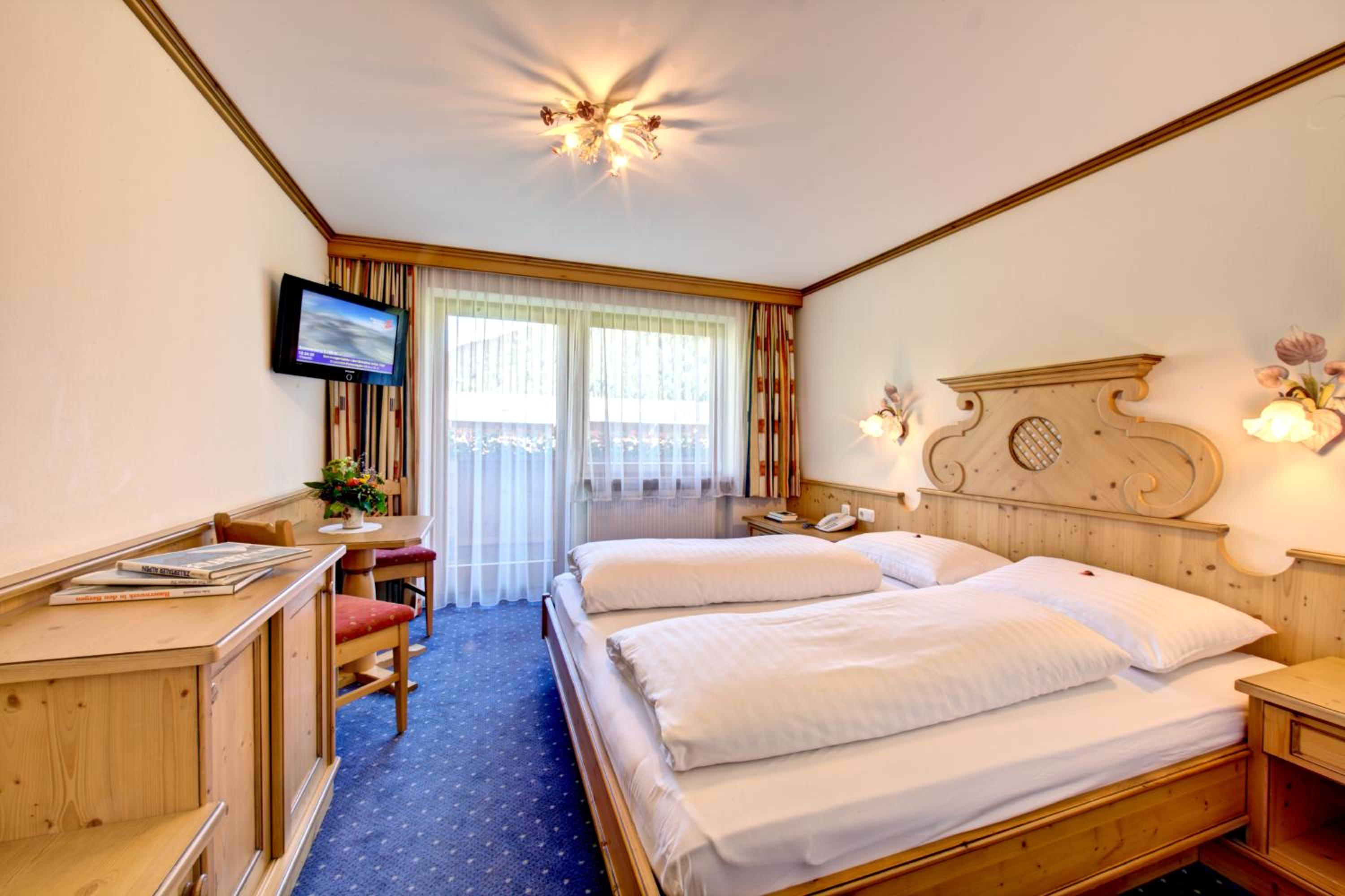 Basic Double Room photo 2