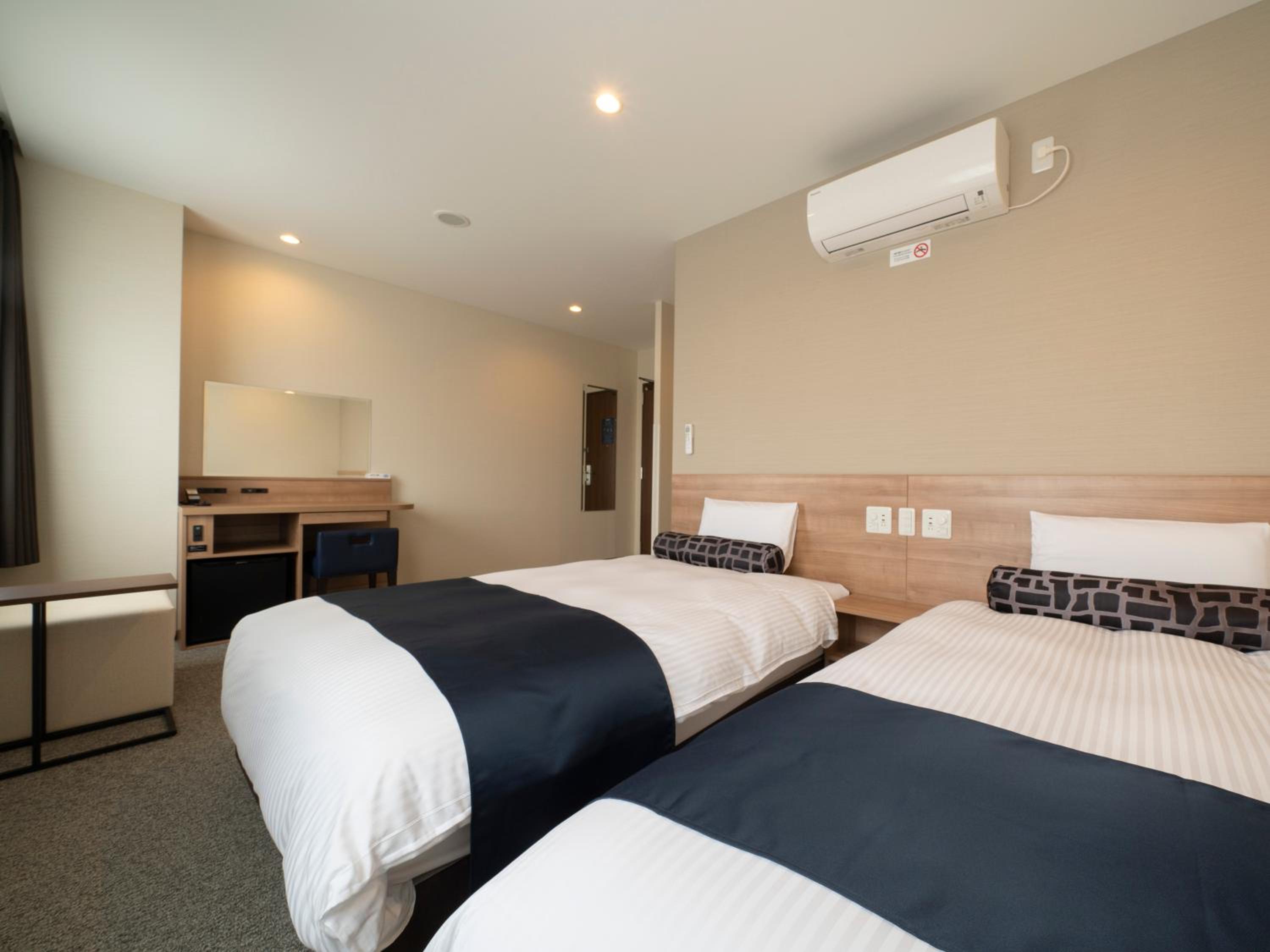 Standard Twin Room - Photo 1