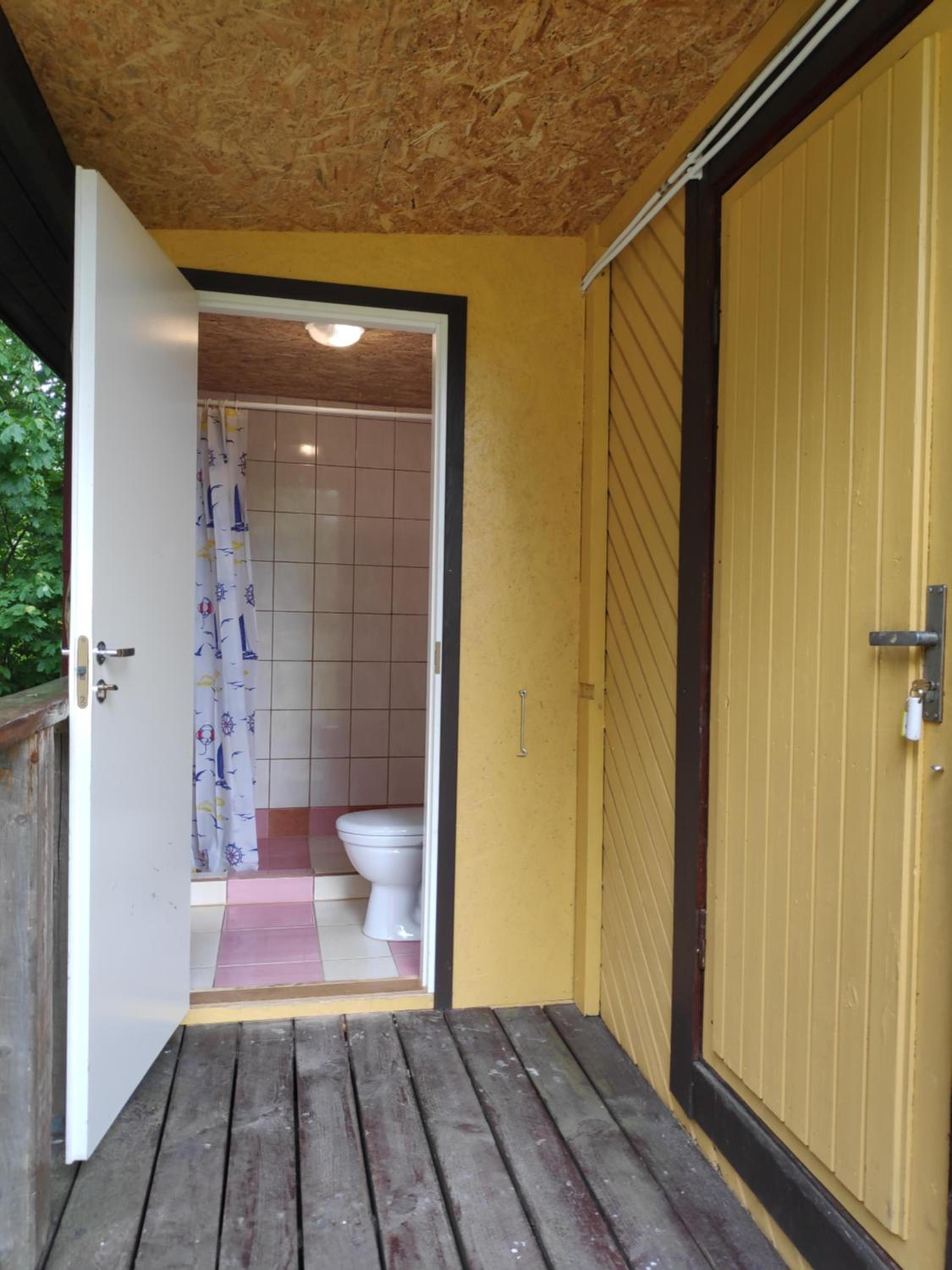 Chalet (4 Adults) photo 2