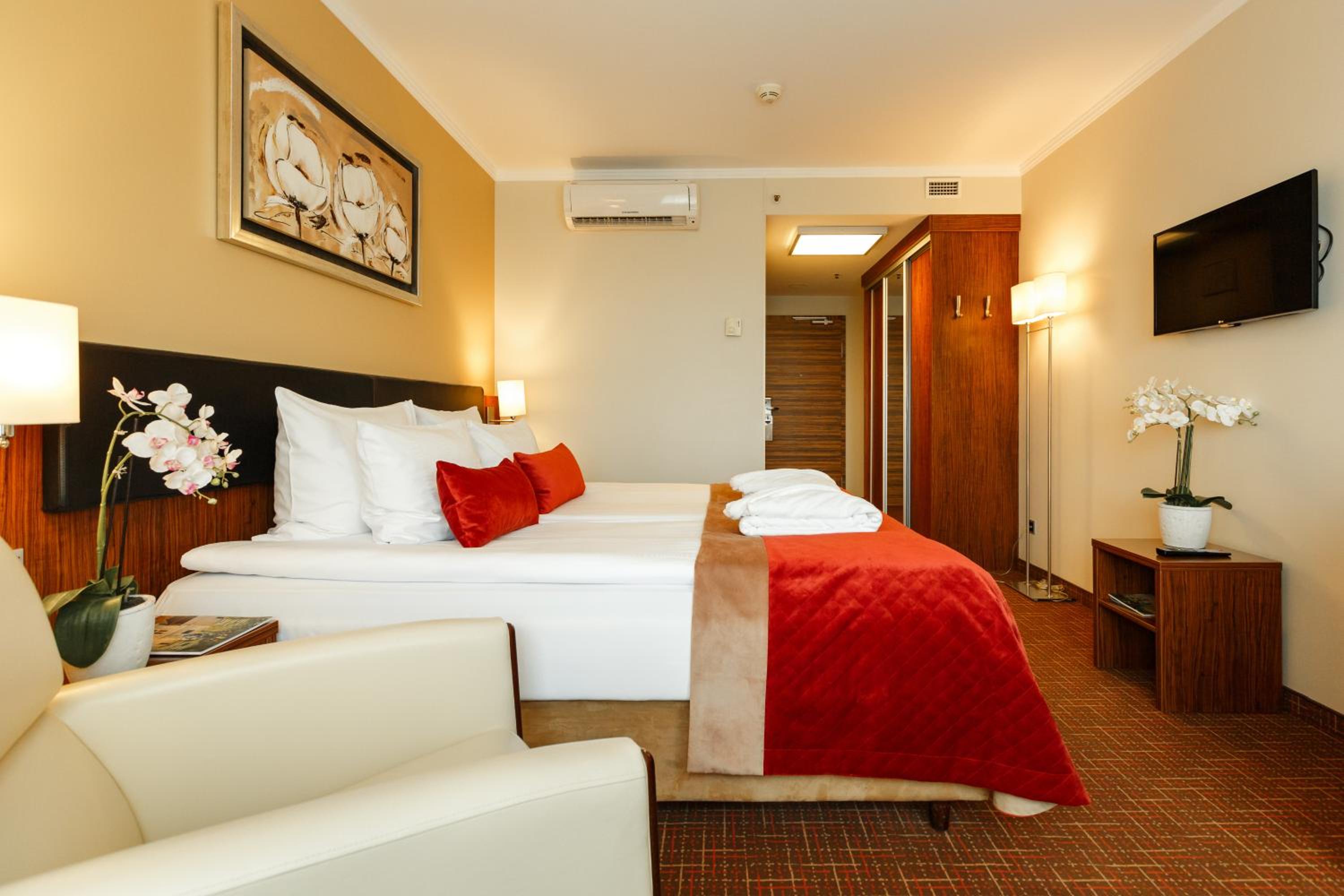 Superior Double or Twin Room - Photo 7