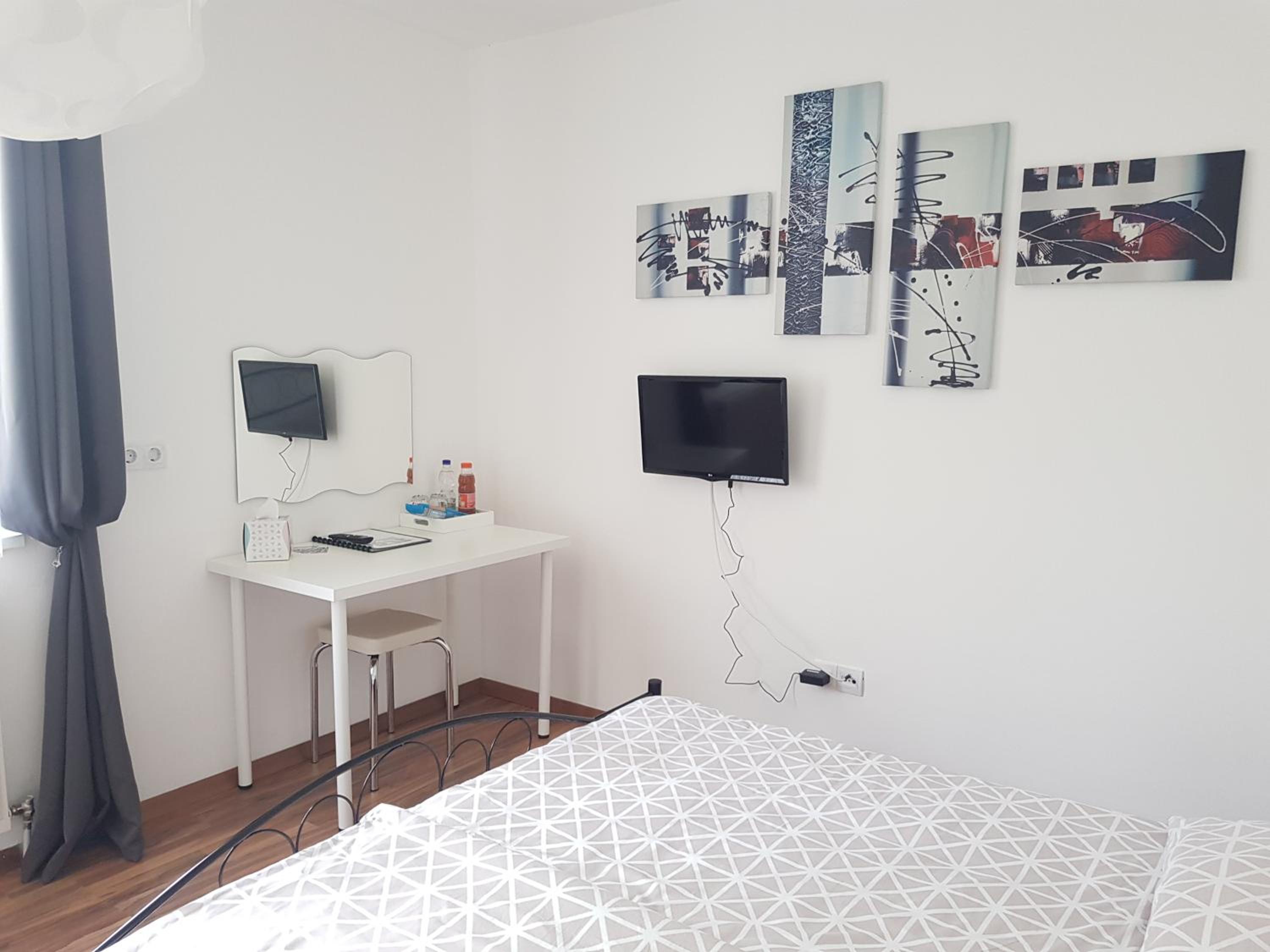 Standard Double Room photo 3