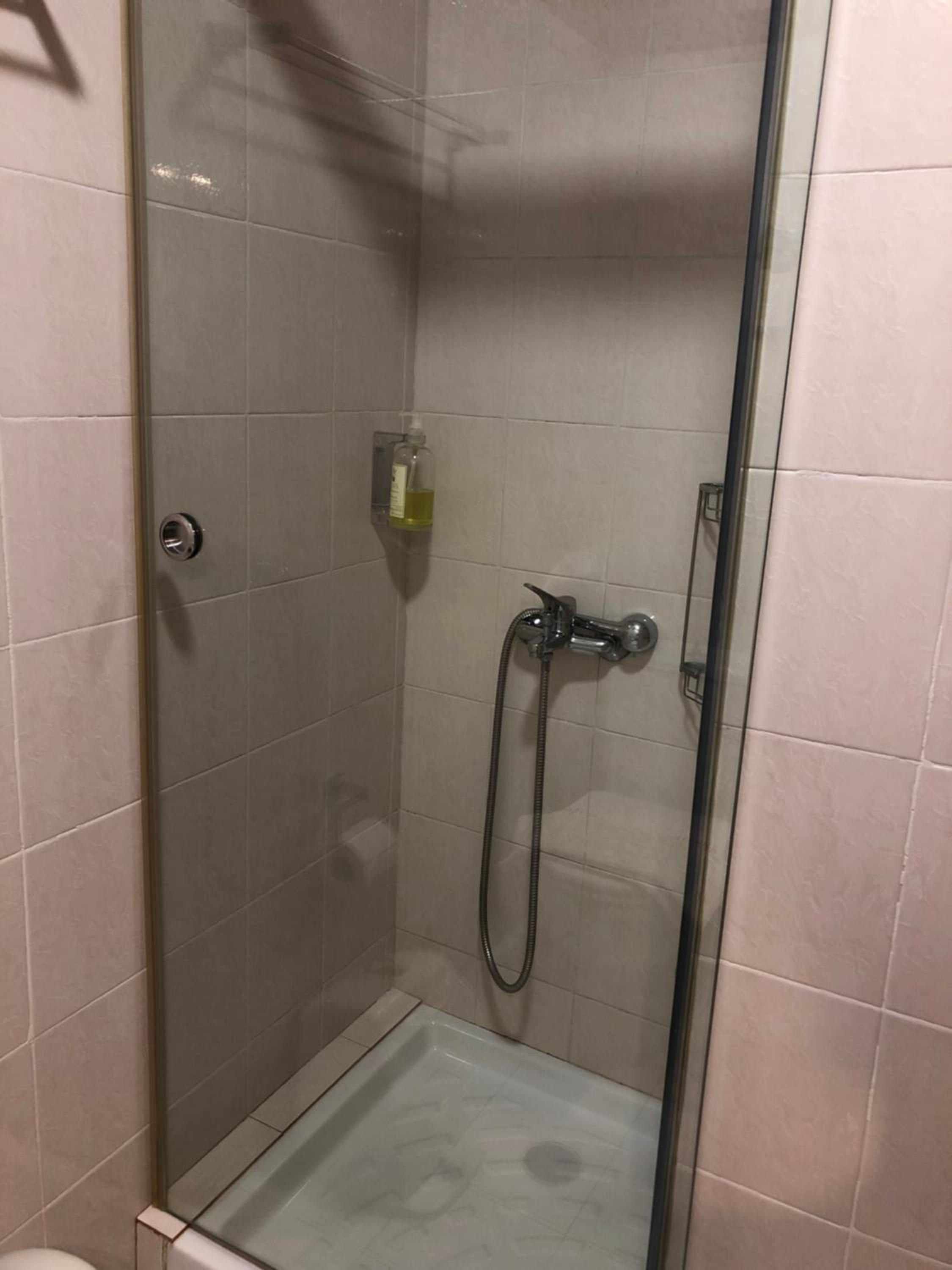 Economy Double or Twin Room with Partial Sea View - Photo 2