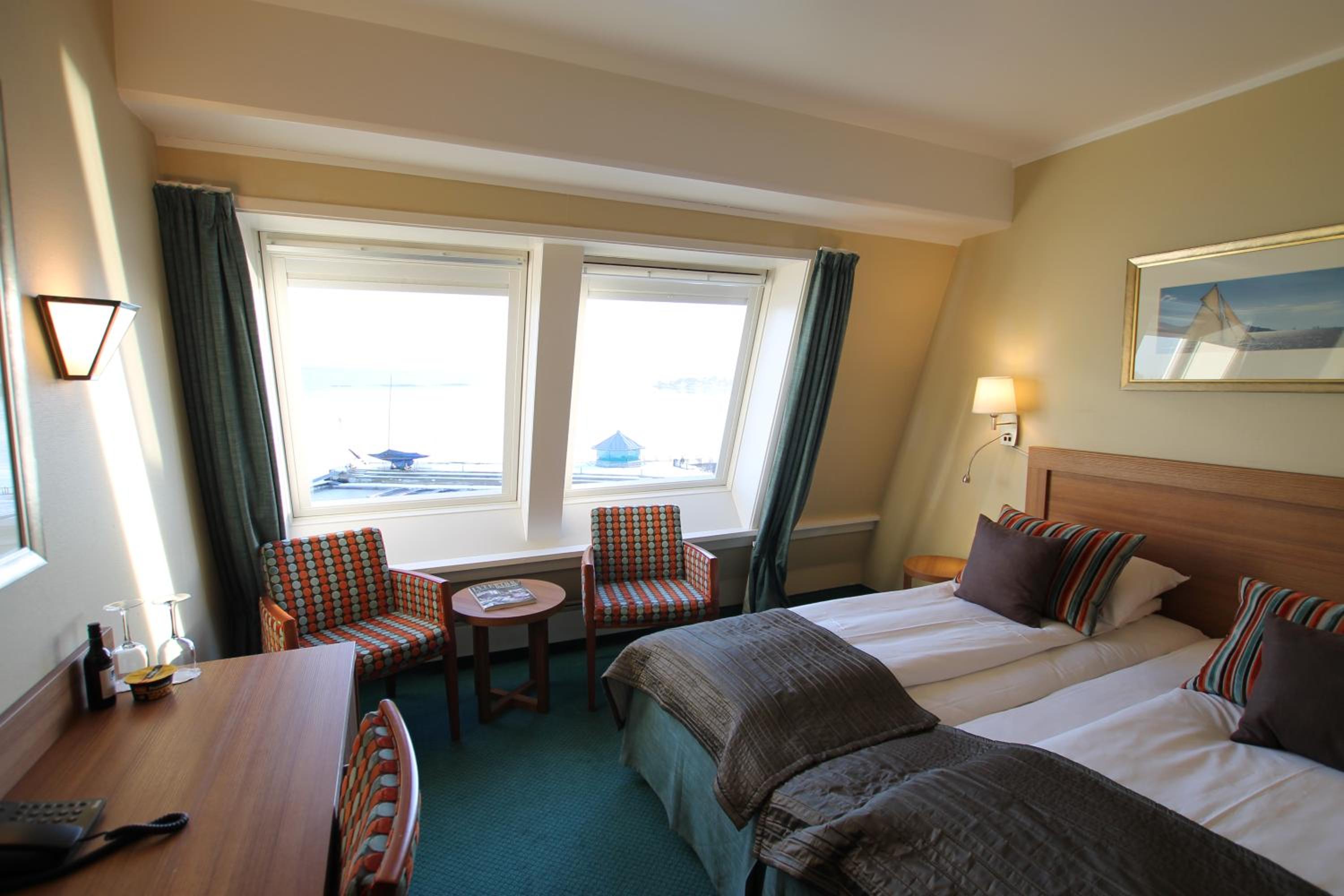 Double or Twin Room with Sea View