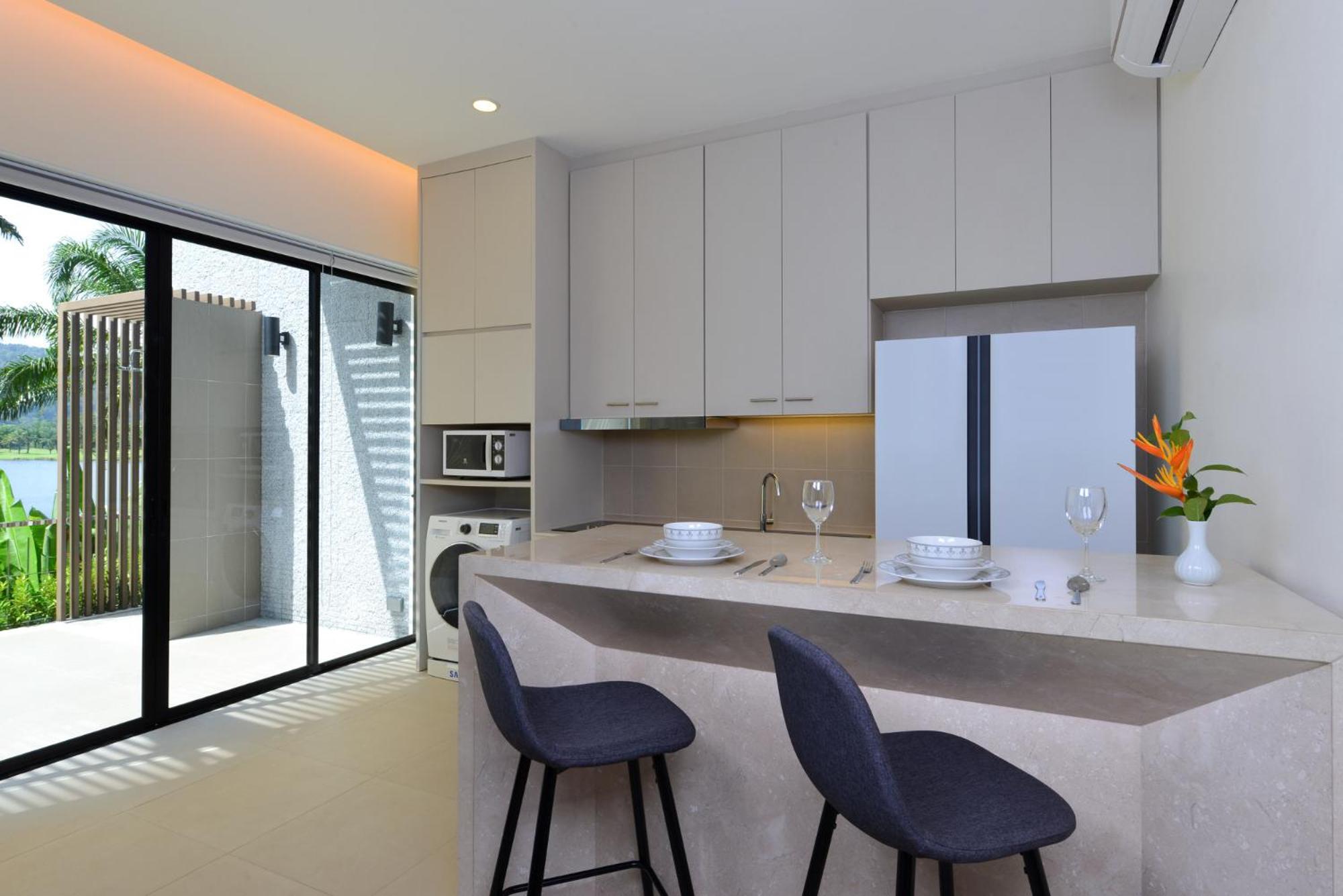 Two-Bedroom Suite with Private Pool - Photo 8