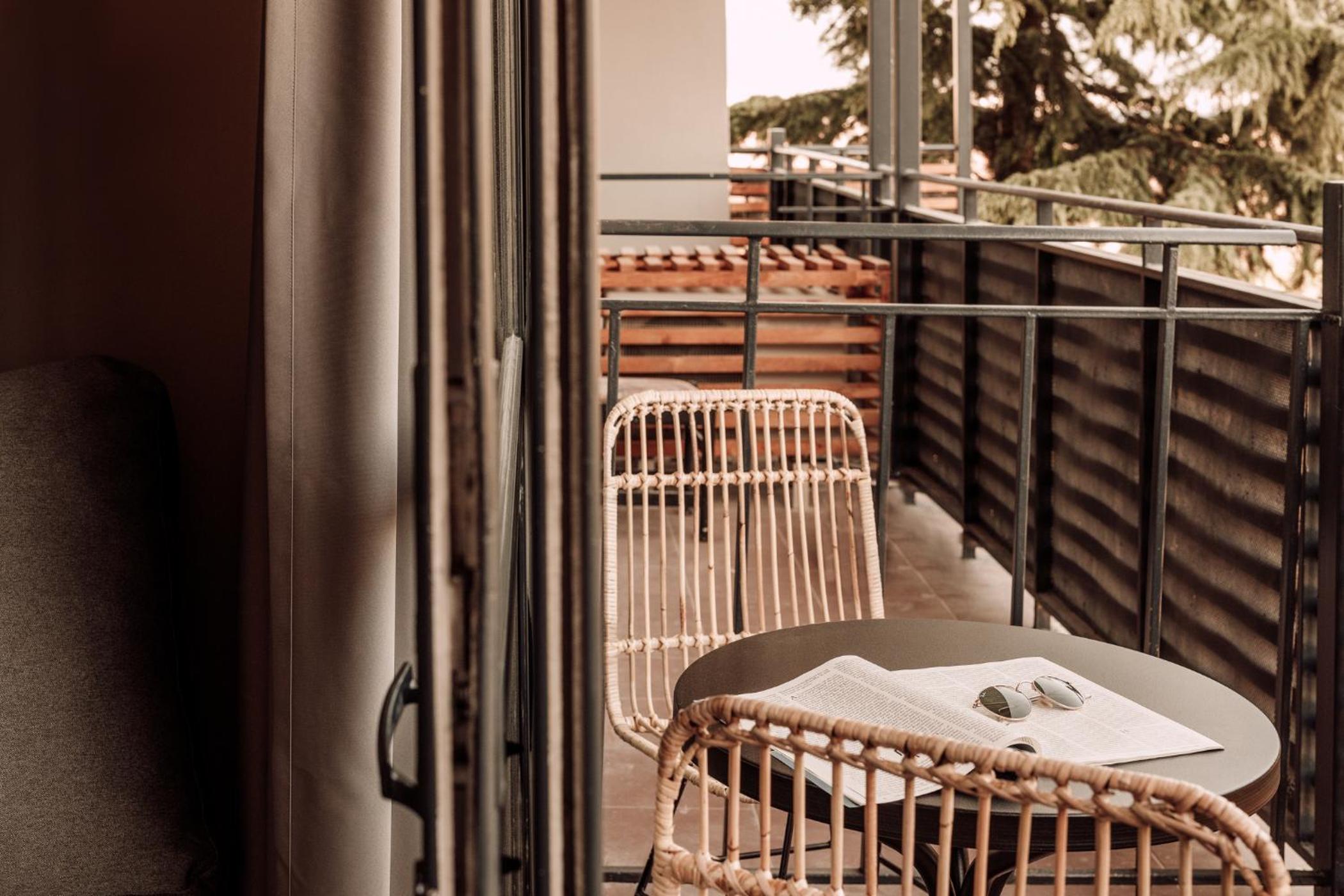 Studio with Balcony photo 3