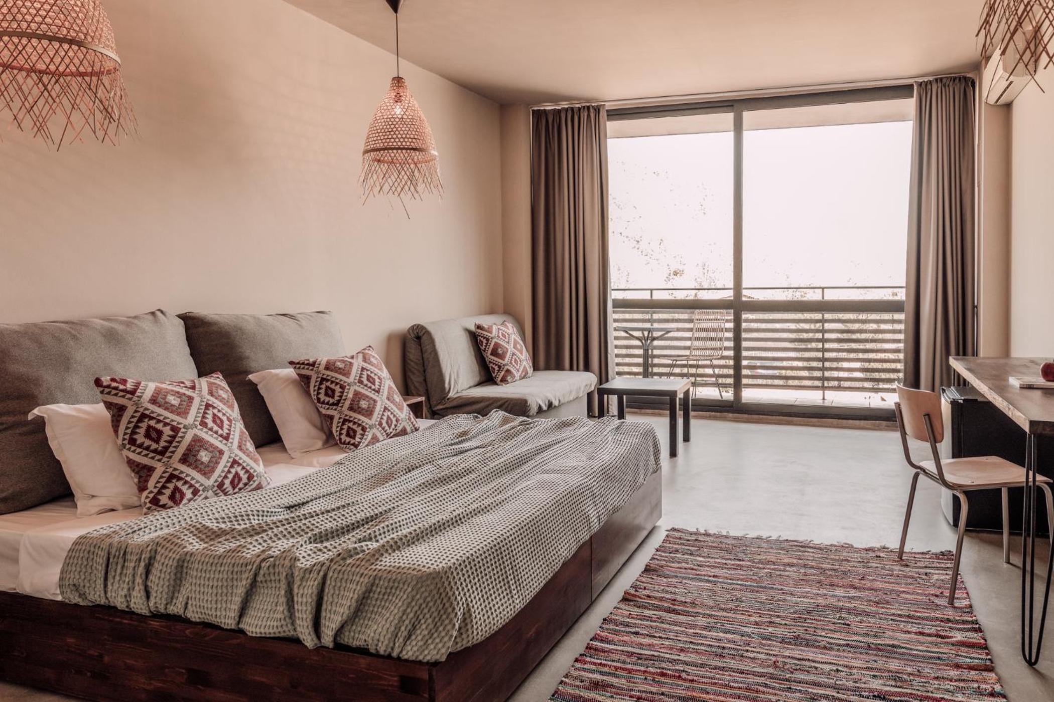 Studio with Balcony photo 1