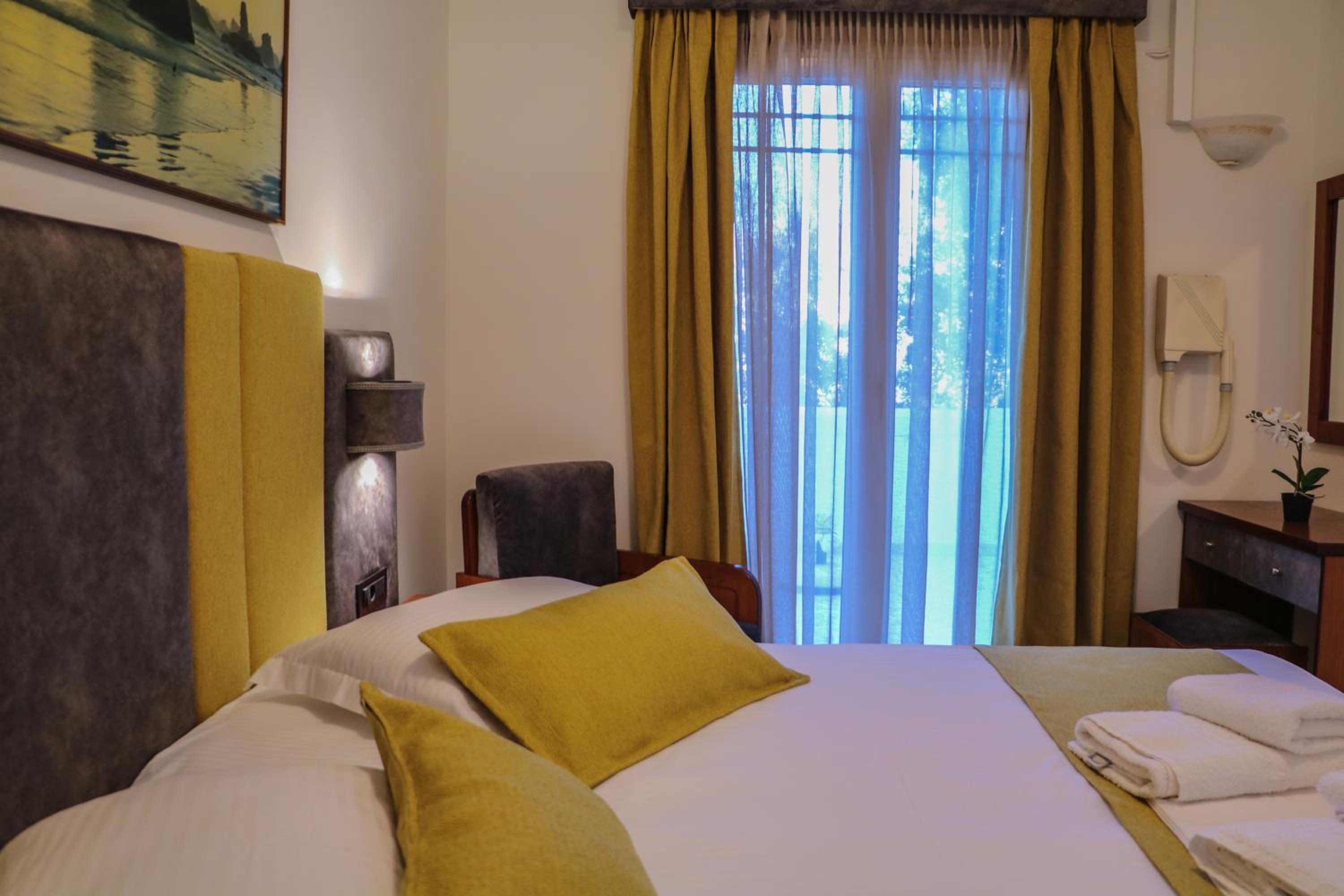 Deluxe Double Room photo 3