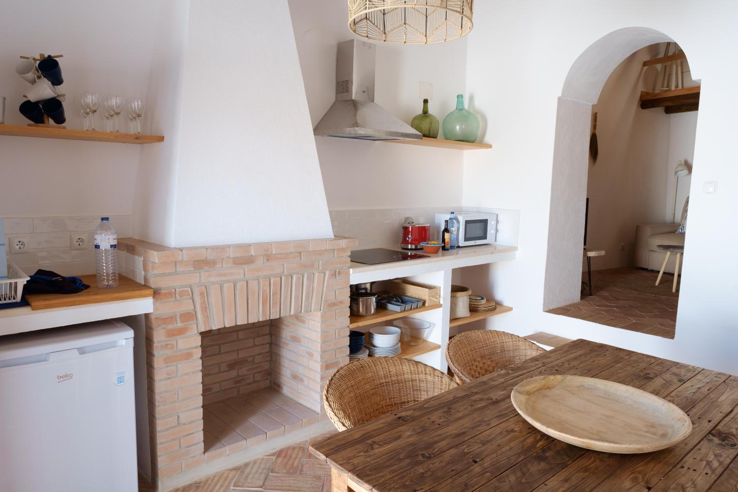 One-Bedroom Apartment - Photo 6