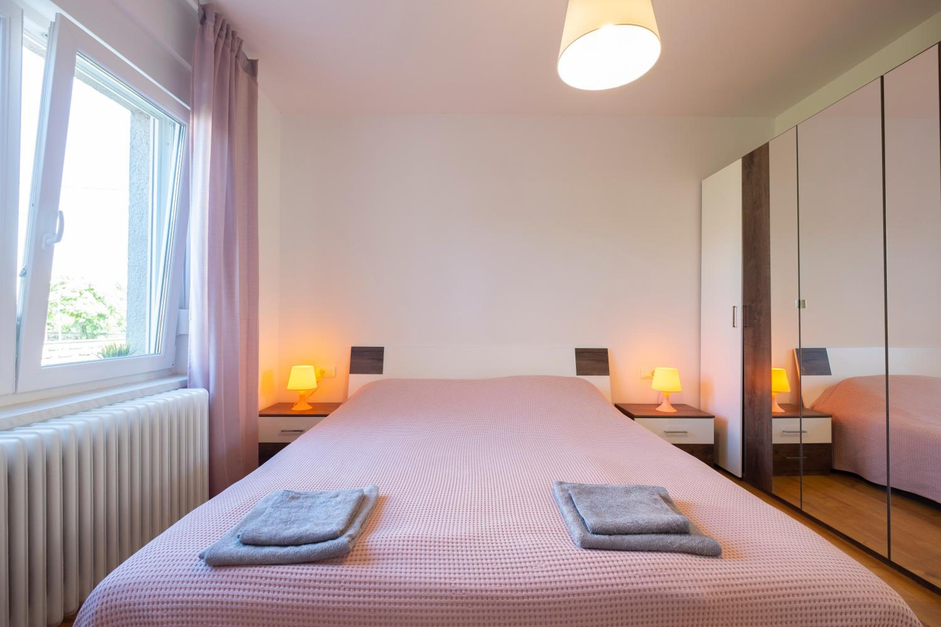 One-Bedroom Apartment - Photo 10