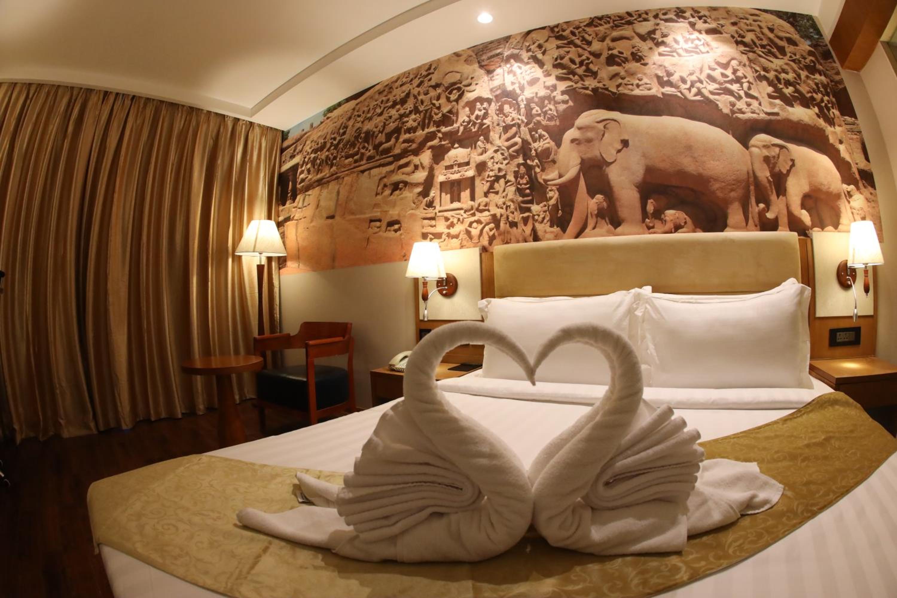Deluxe Twin / King Room  - Photo 3