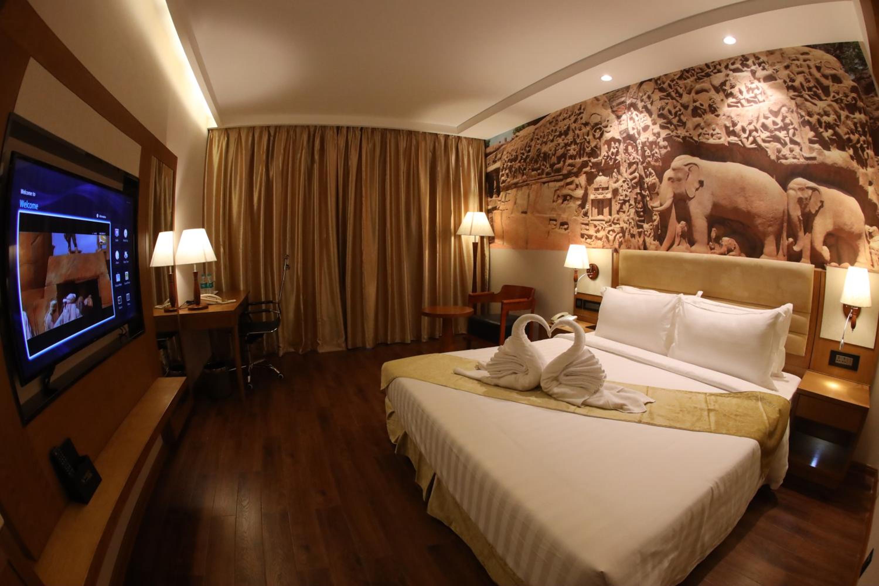 Deluxe Twin / King Room  - Photo 2