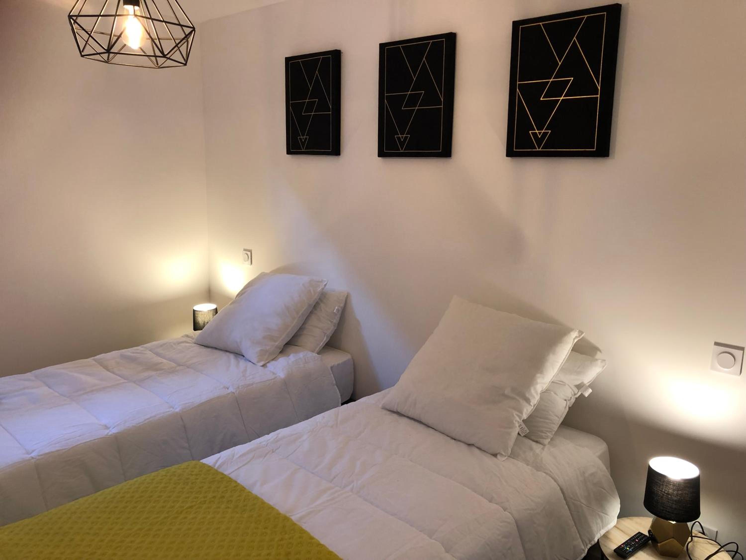 Standard Twin Room photo 2