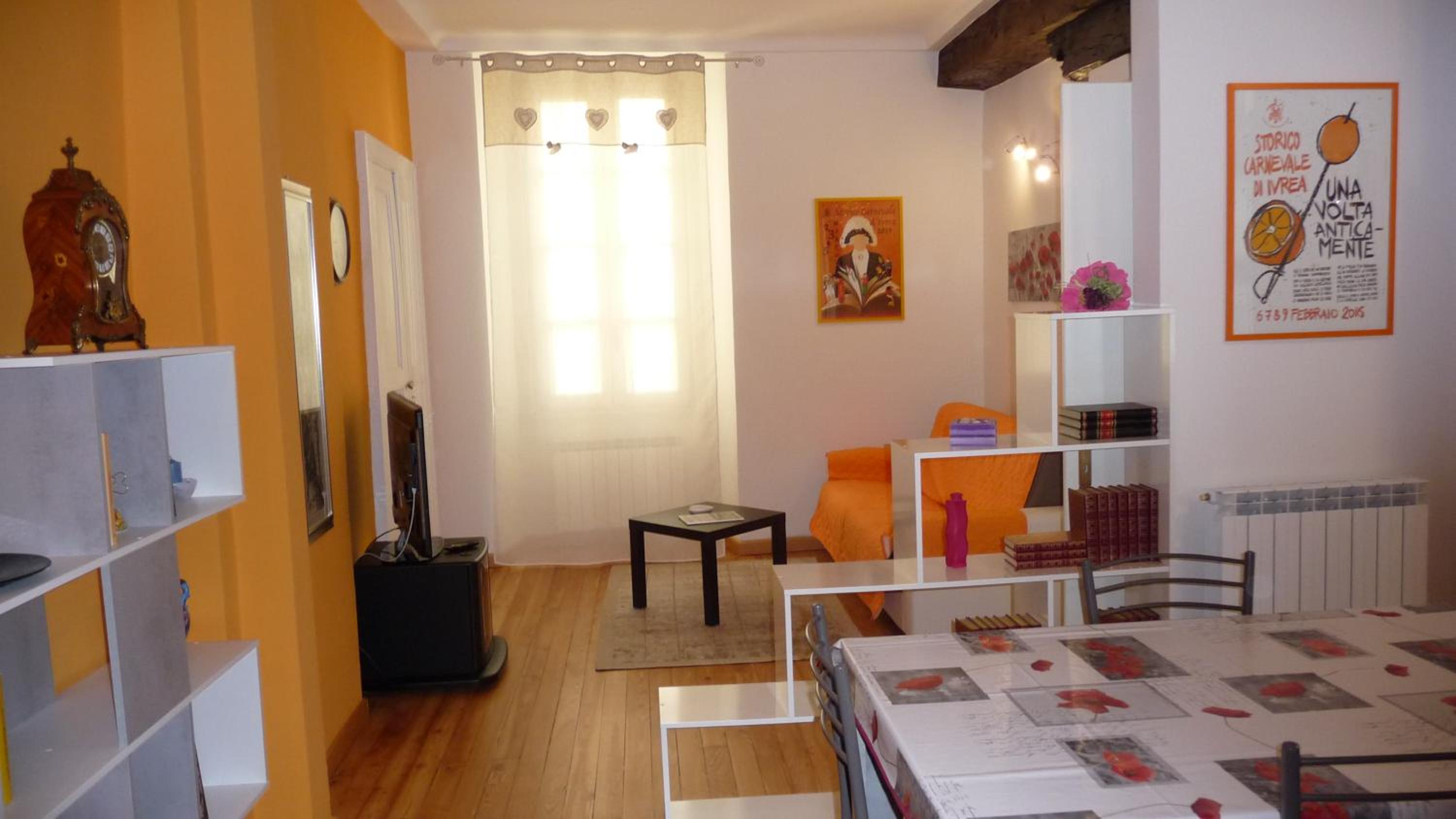 One-Bedroom Apartment - Photo 9