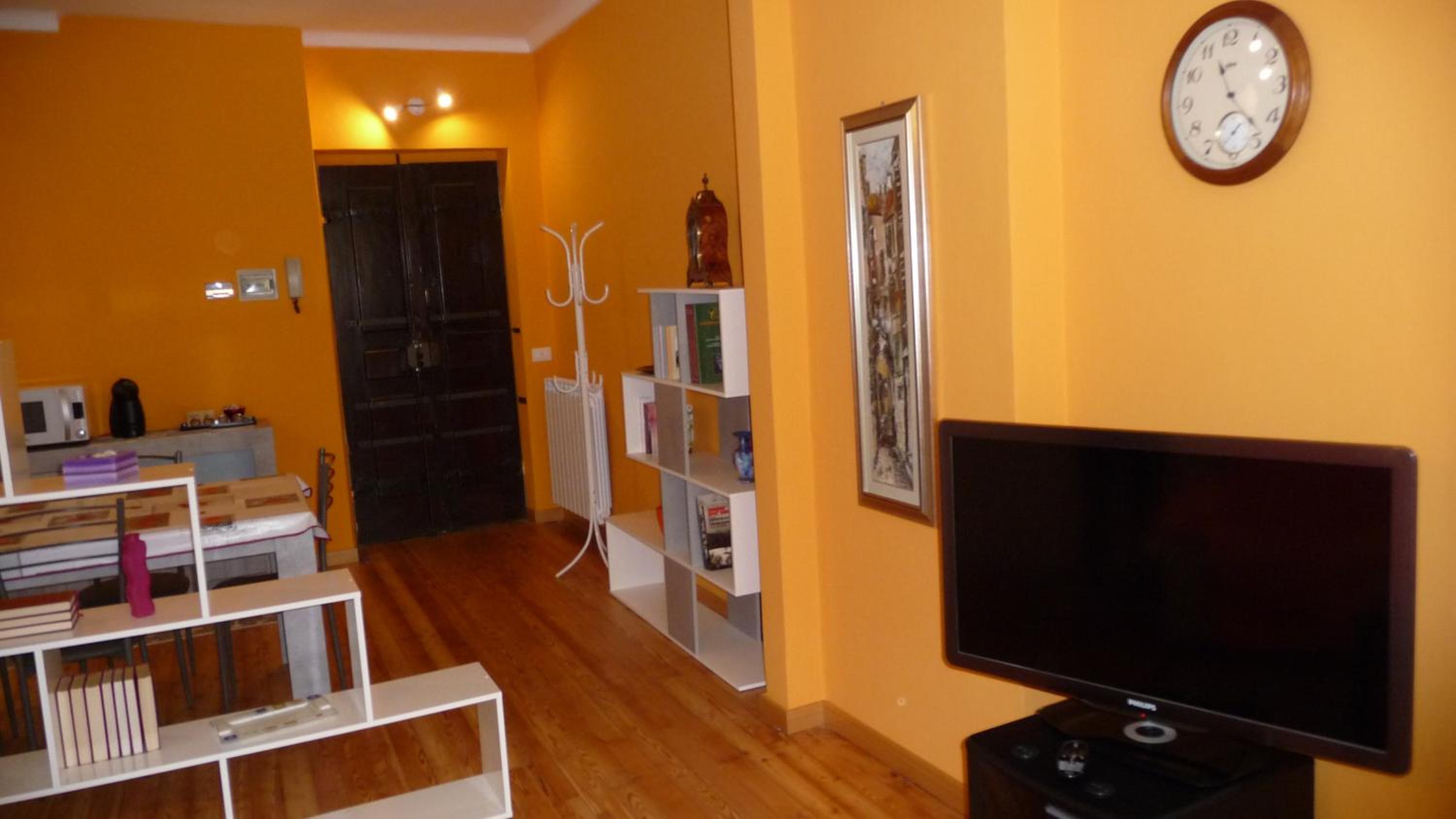 One-Bedroom Apartment - Photo 12