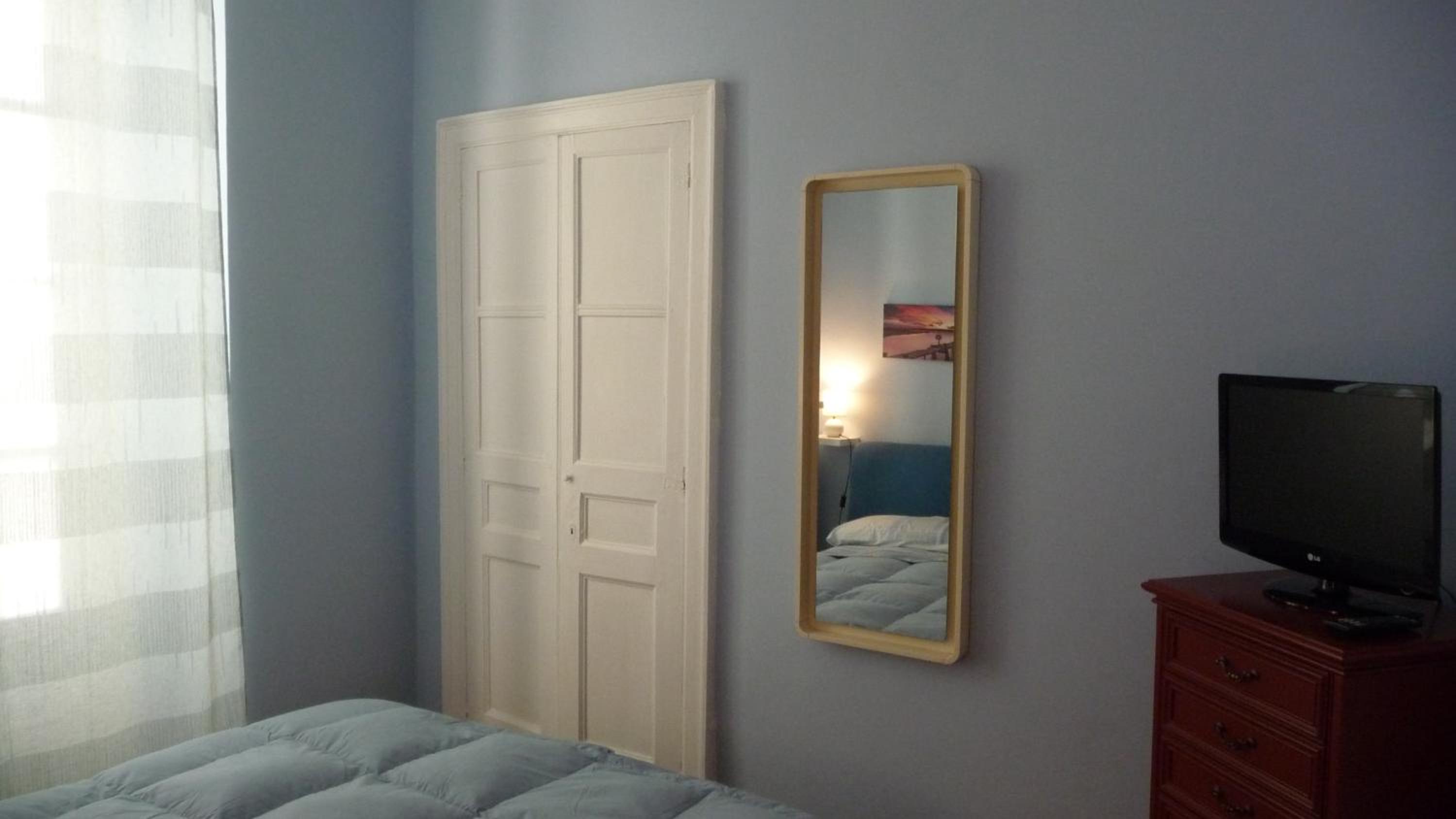 One-Bedroom Apartment - Photo 13