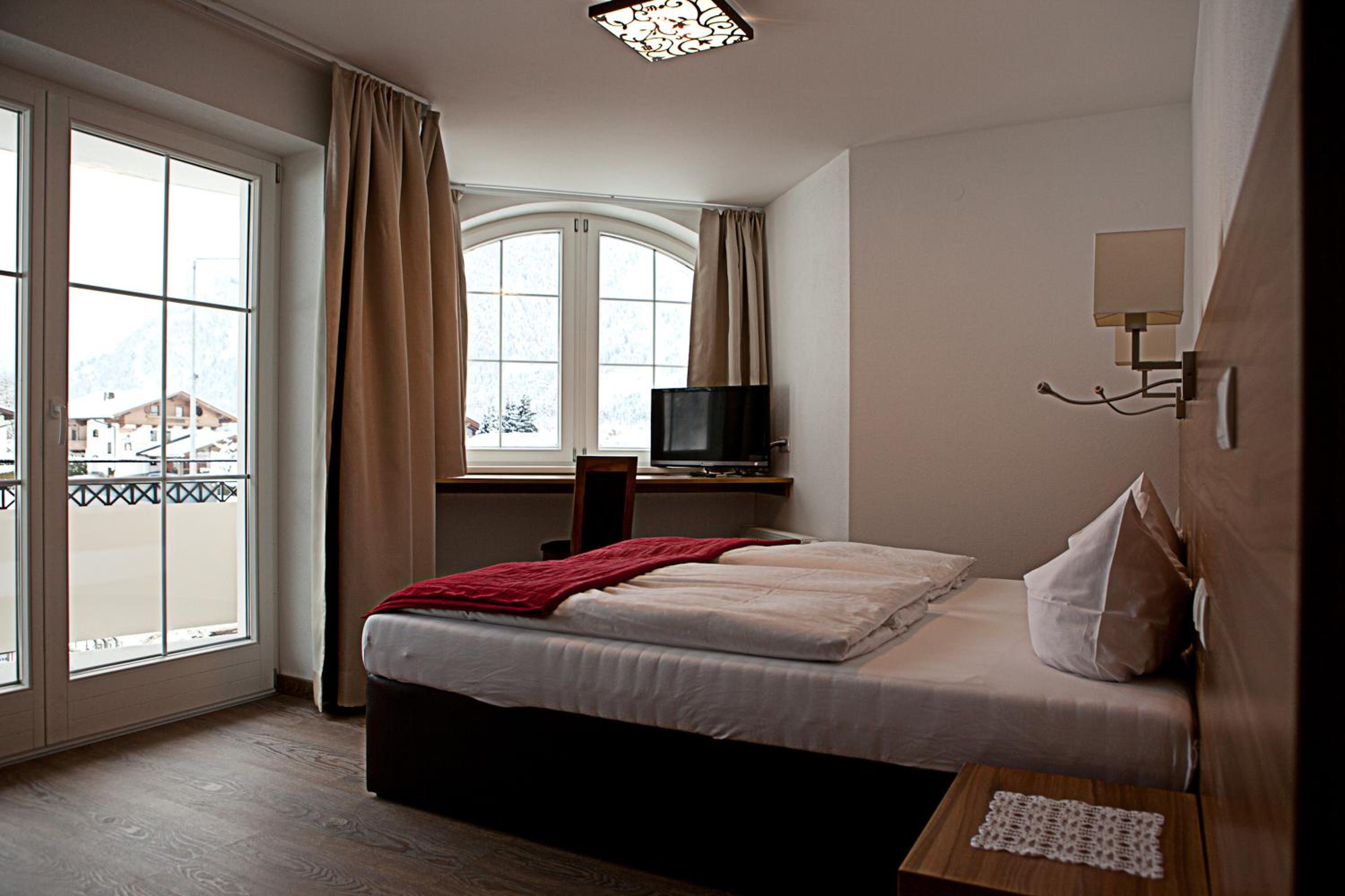 Two-Bedroom Apartment with Balcony photo 1