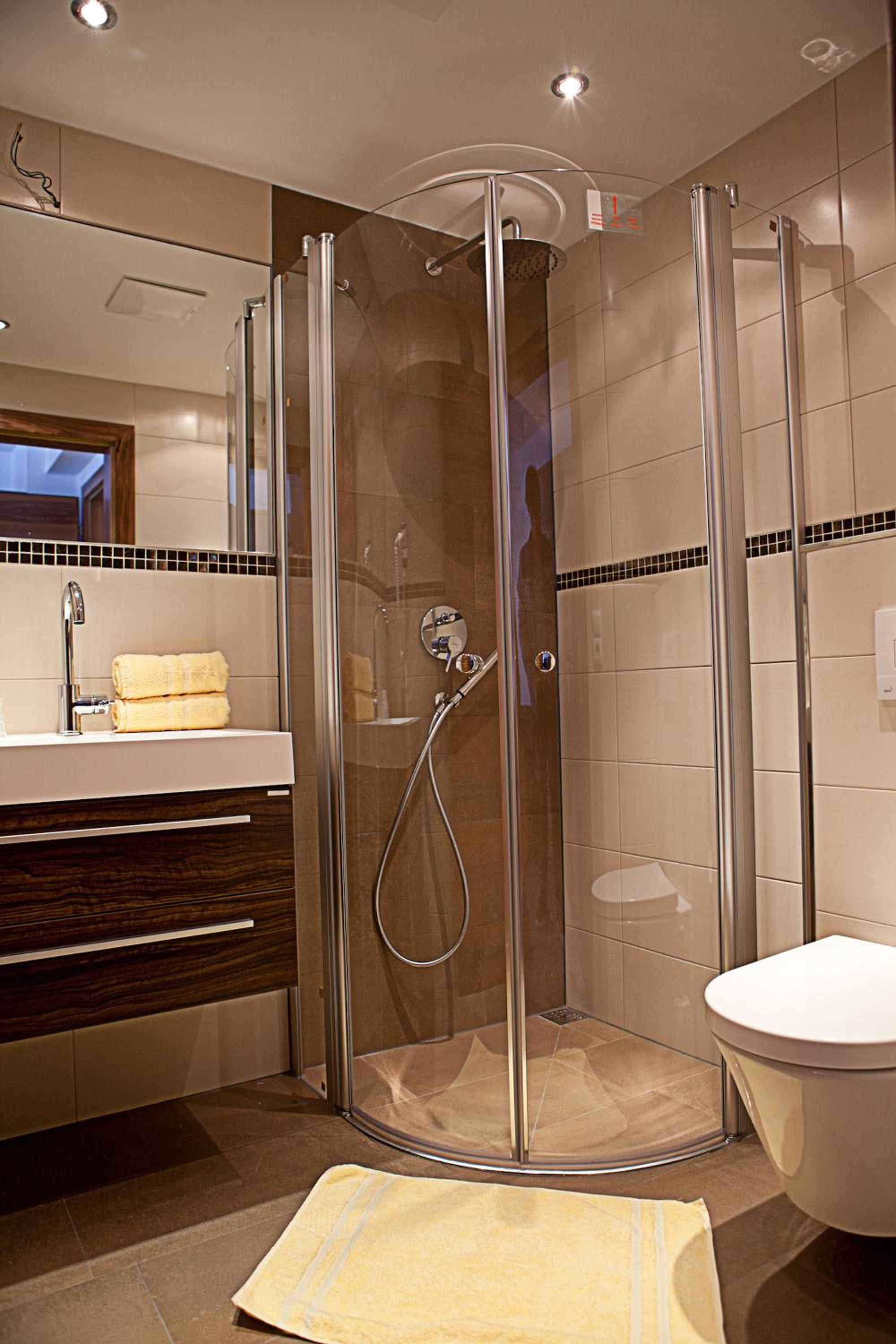 Two-Bedroom Apartment with Balcony photo 3