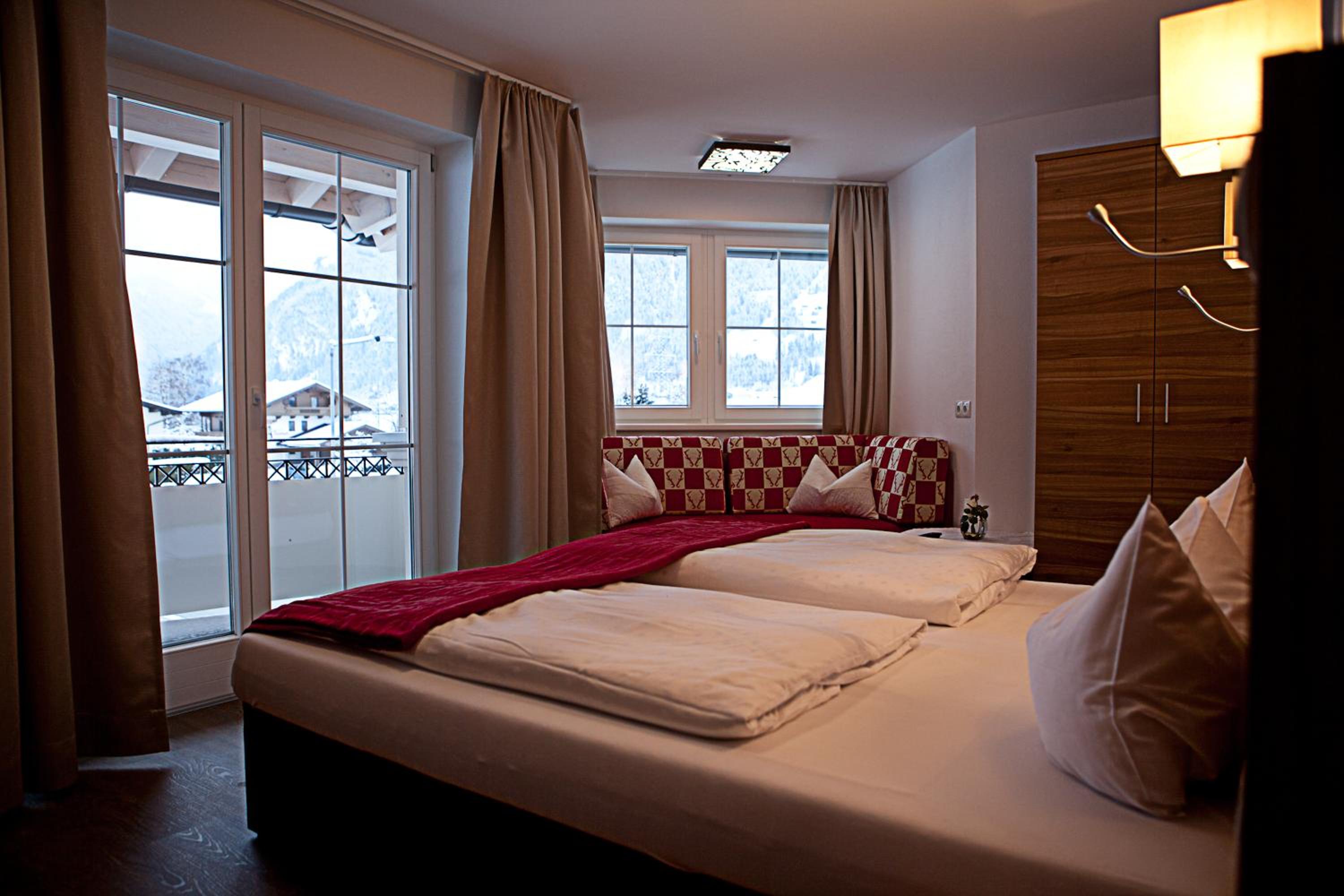 Standard One-Bedroom Apartment with Balcony photo 1