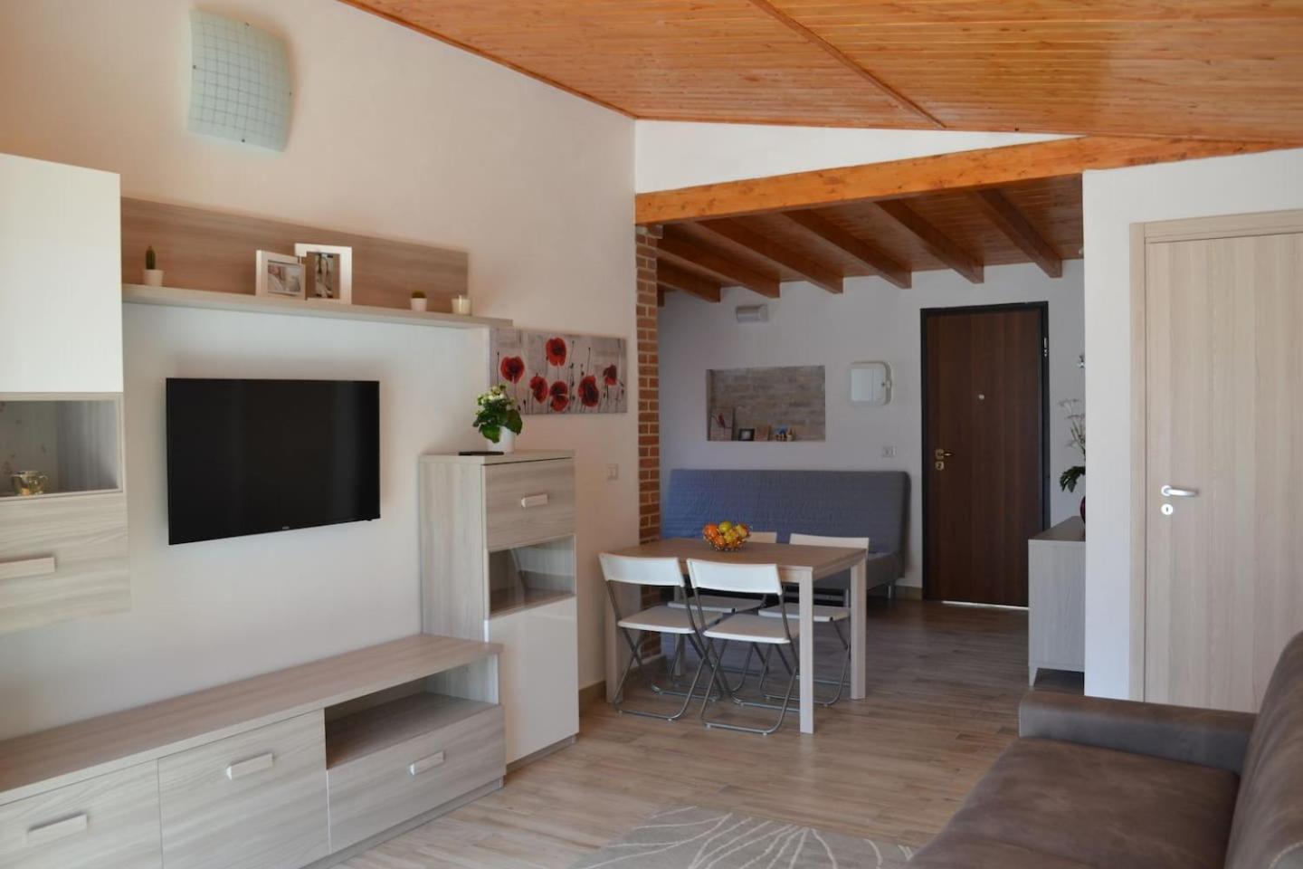 Apartment with Garden View
