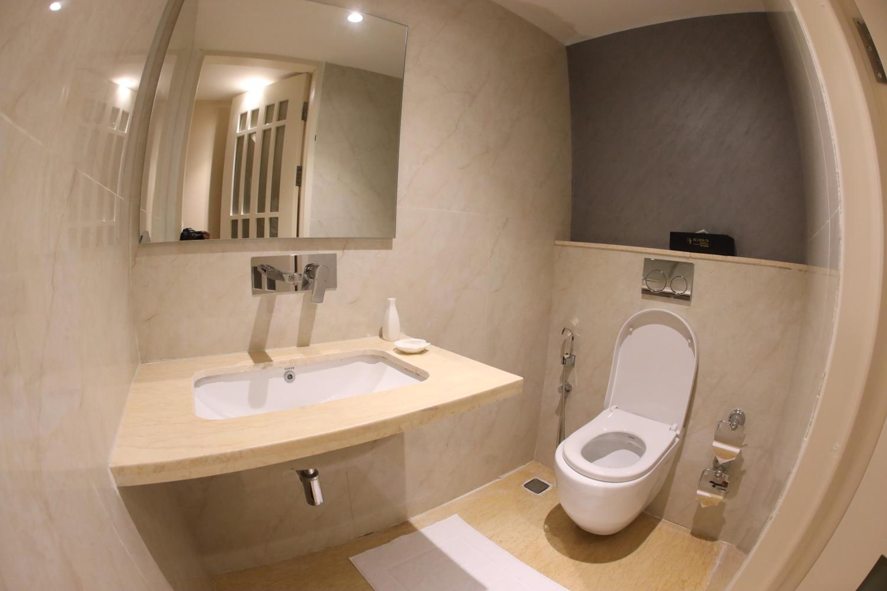 King Suite  - Photo 35