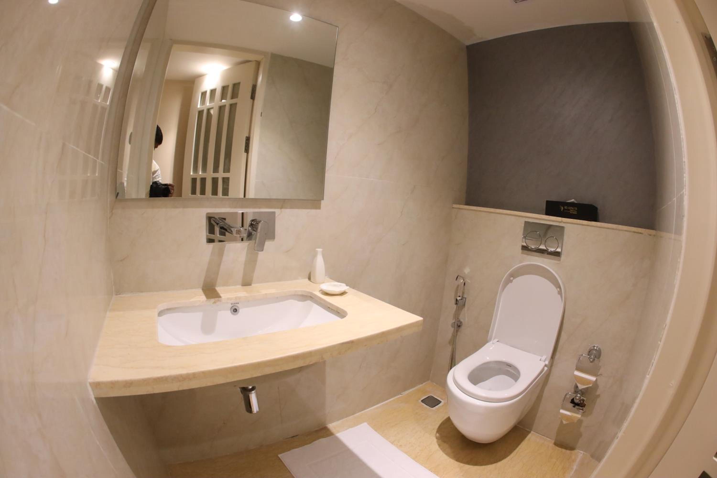King Suite  - Photo 34