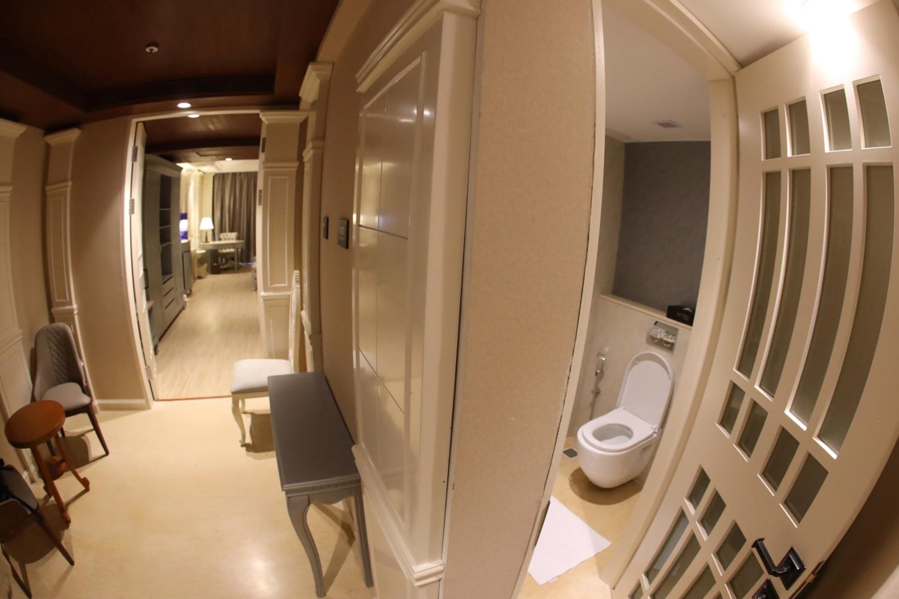 King Suite  - Photo 33