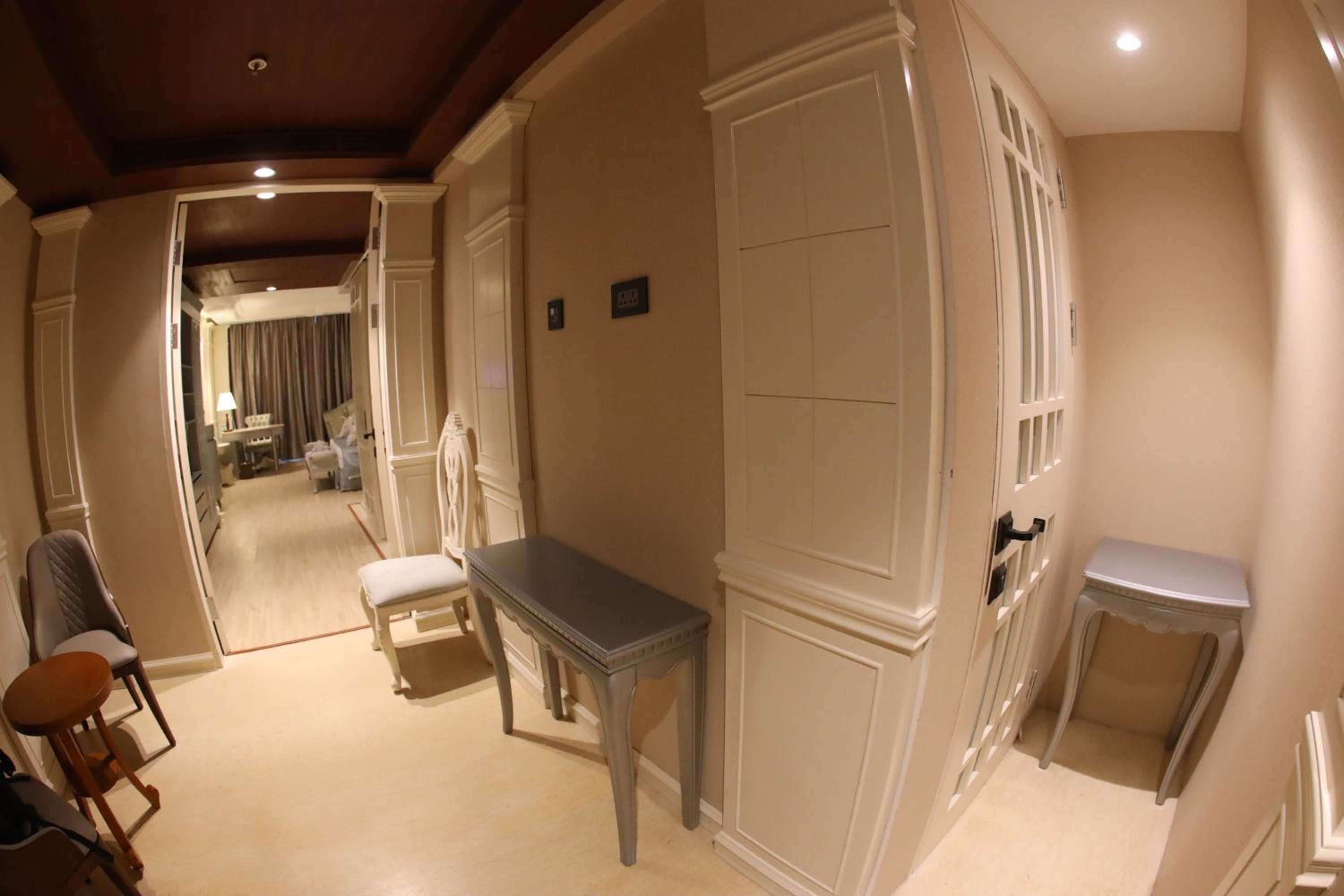 King Suite  - Photo 30