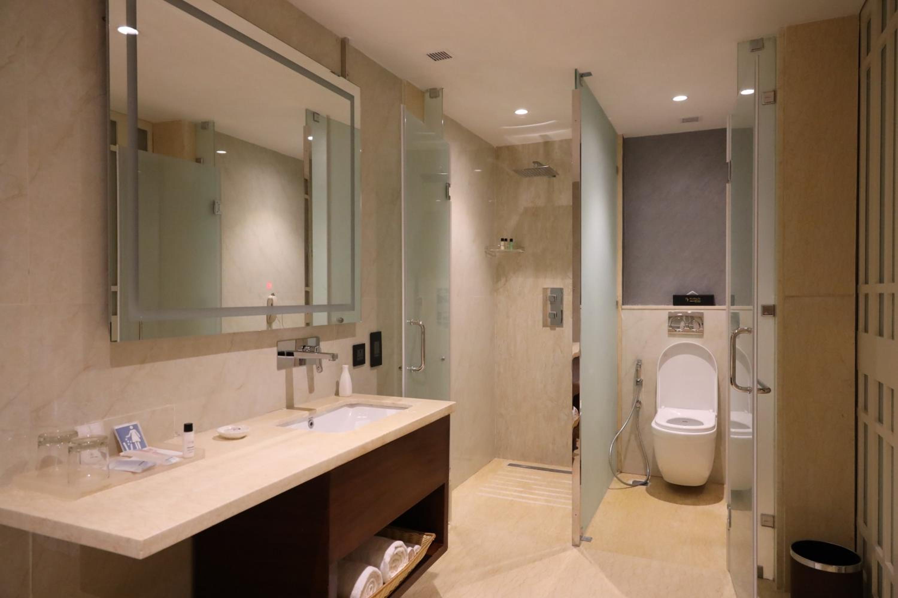 King Suite  - Photo 24