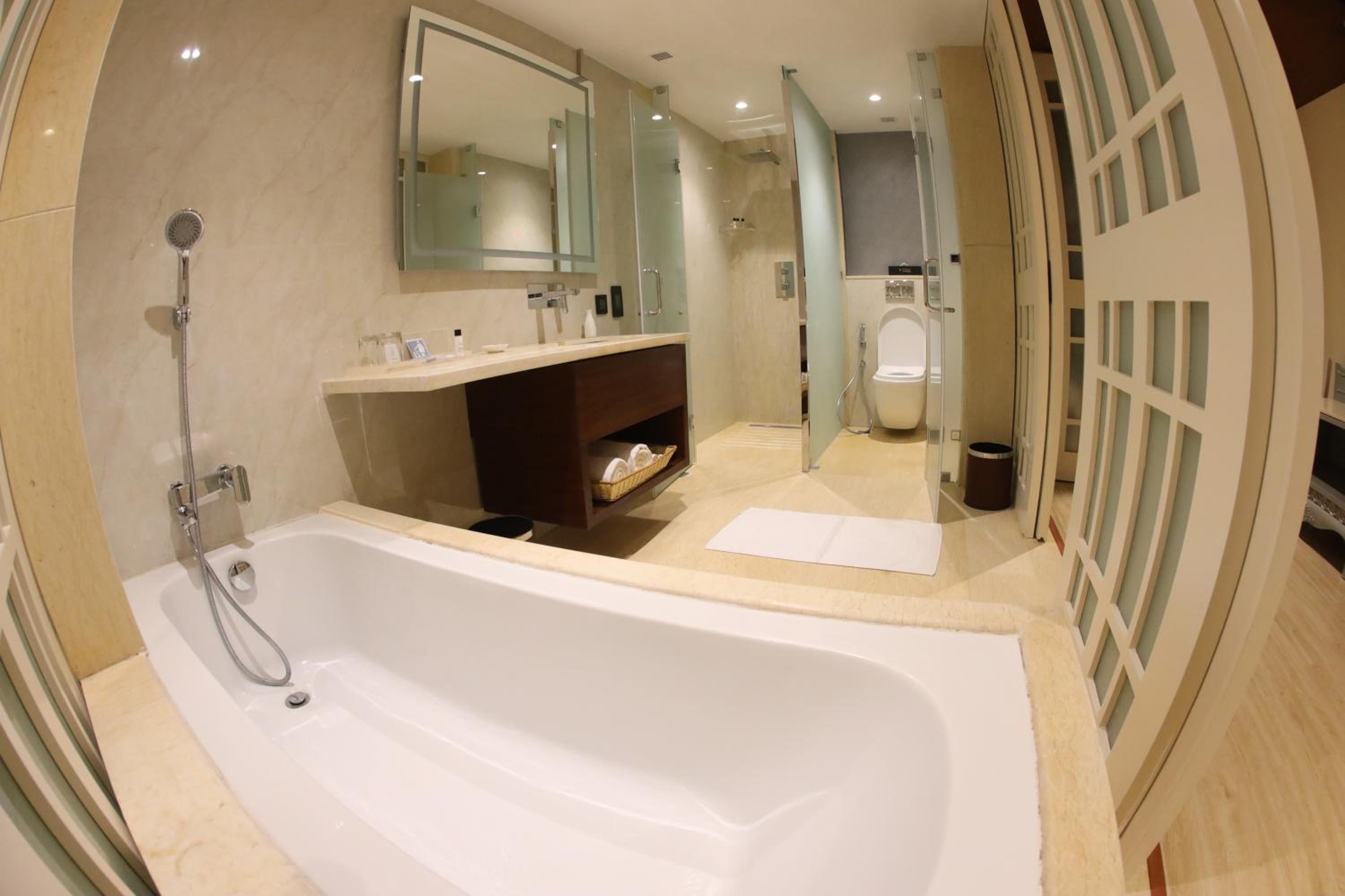 King Suite  - Photo 22