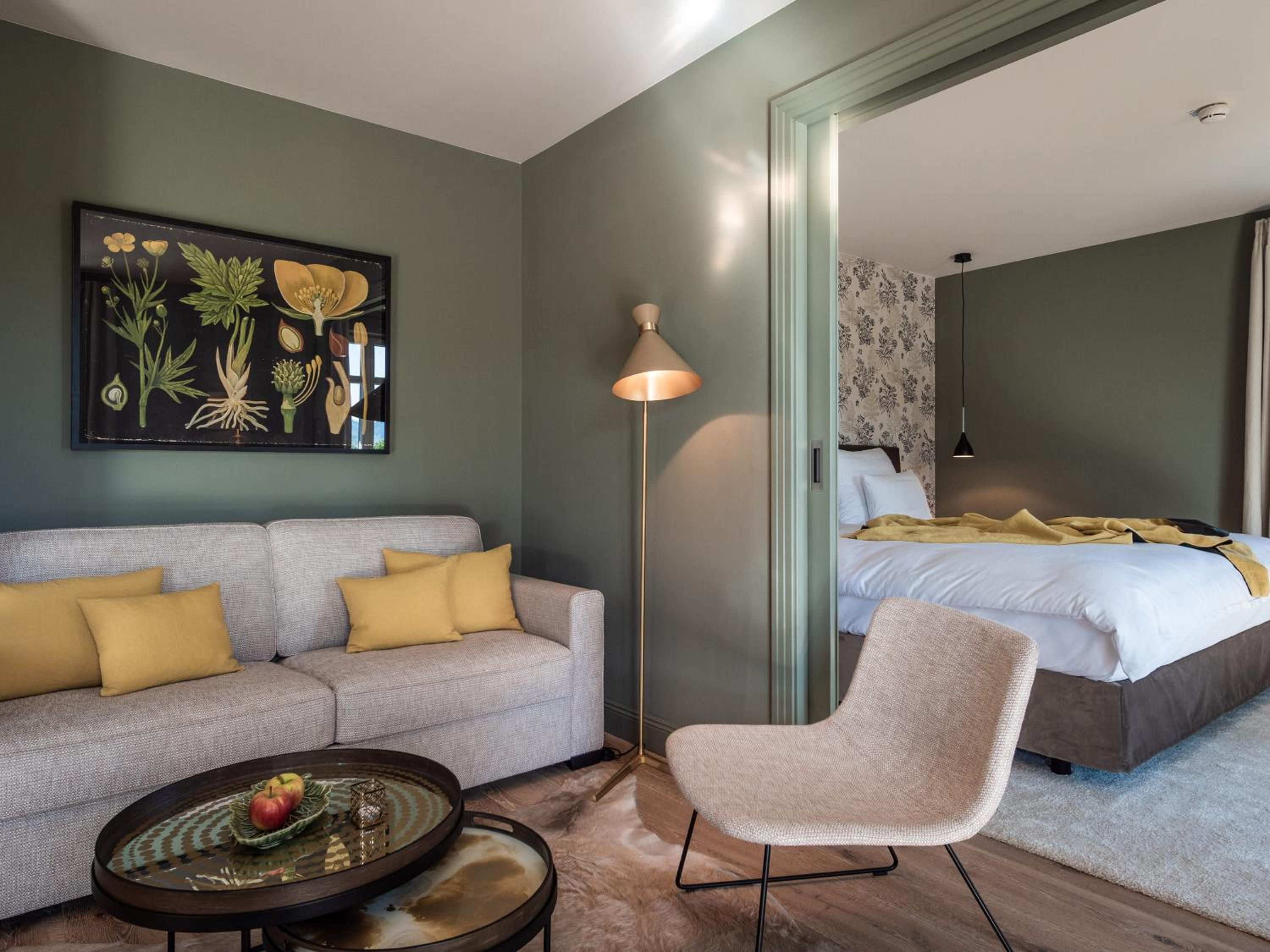 Superior King Suite photo 2