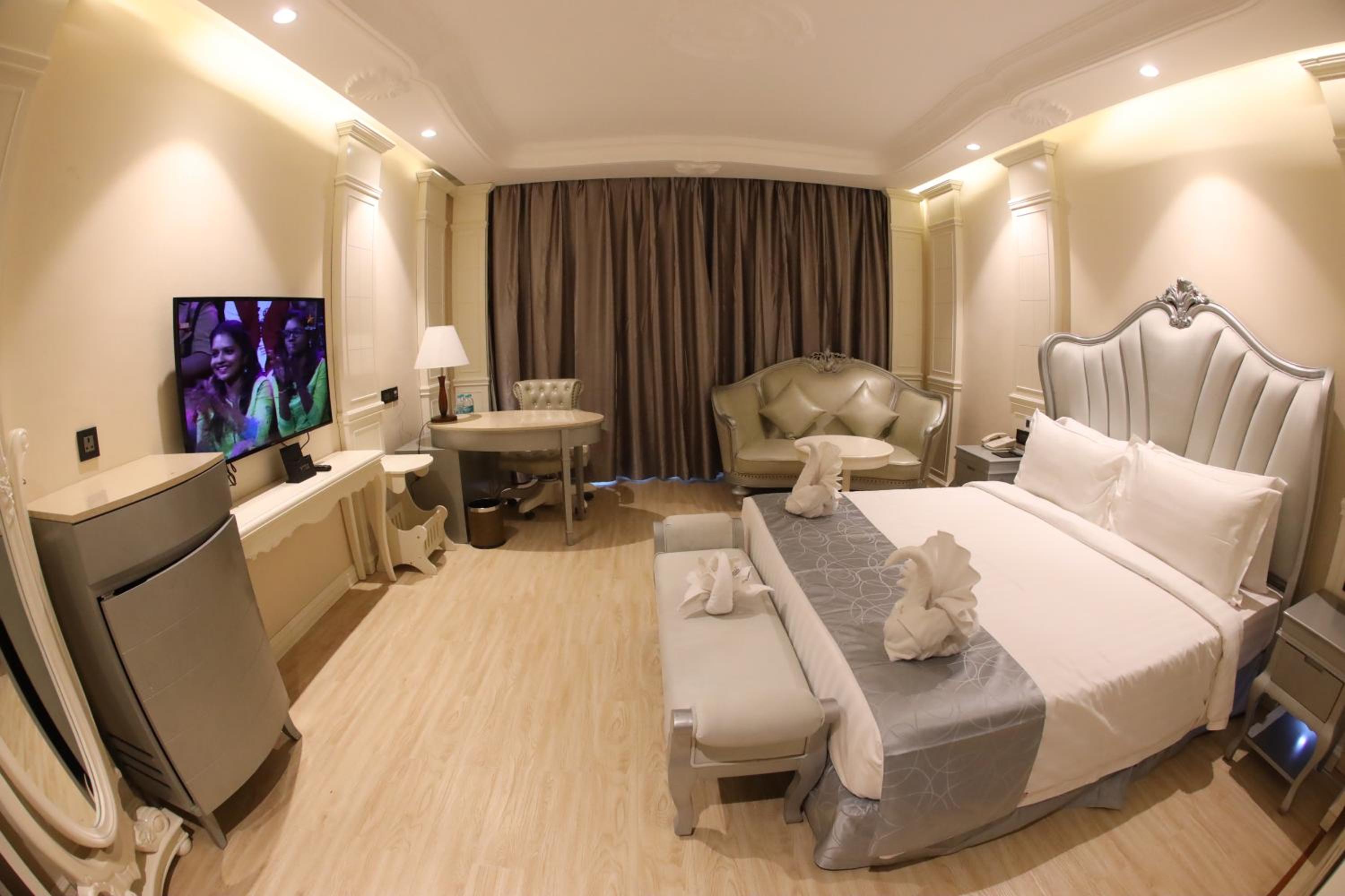 King Suite  - Photo 10