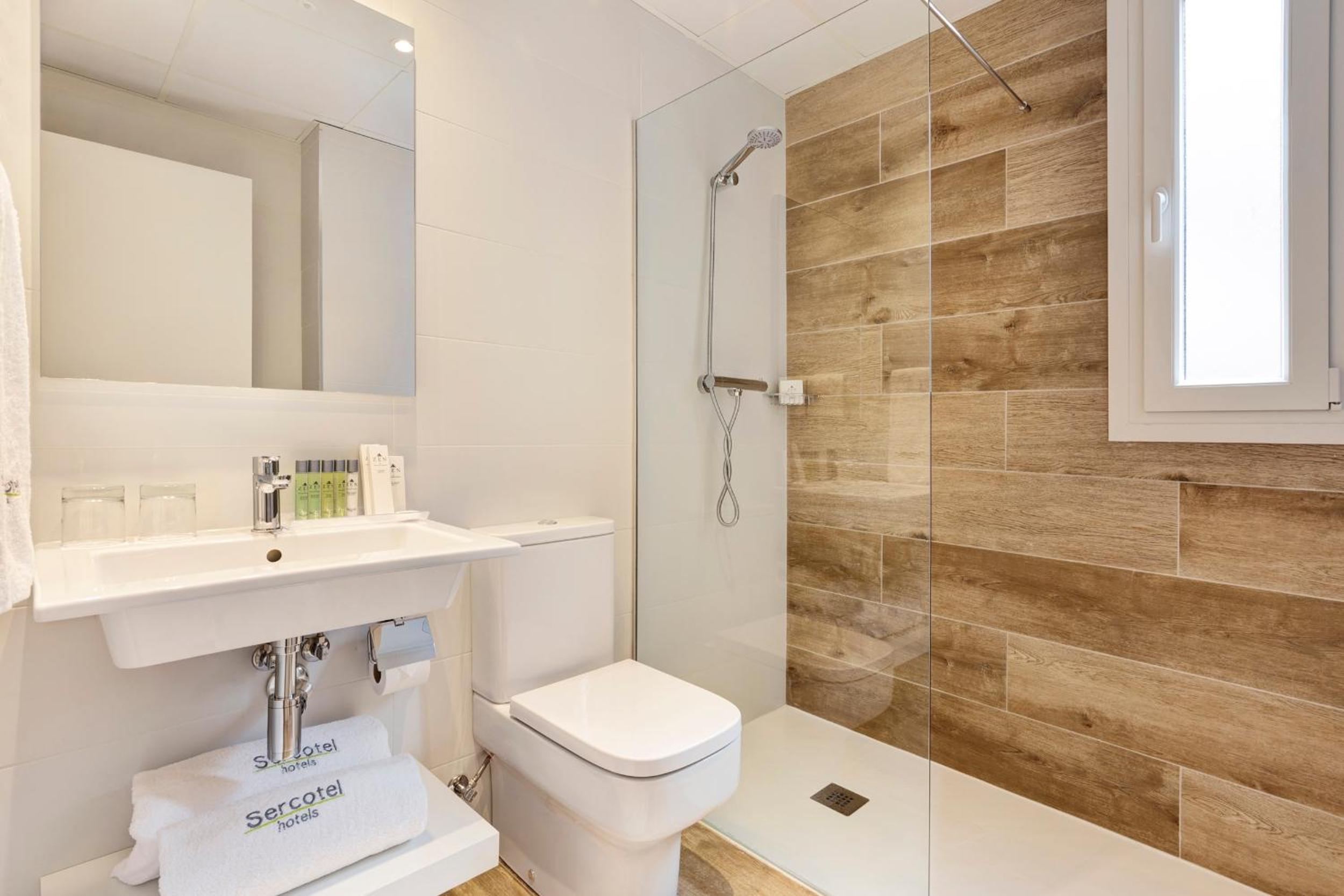 One-Bedroom Apartment - Photo 17