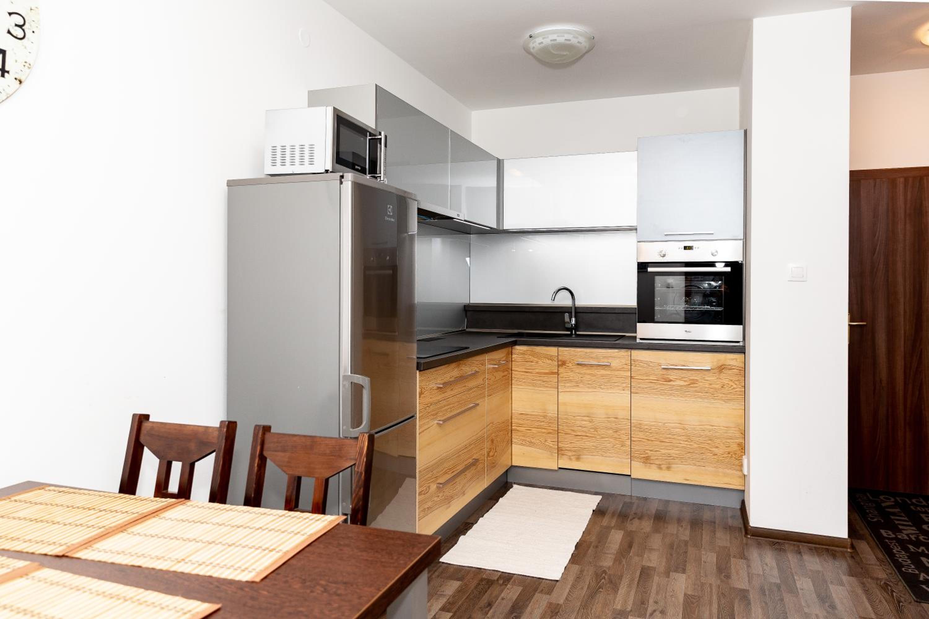 Apartment with Mountain View - Photo 21