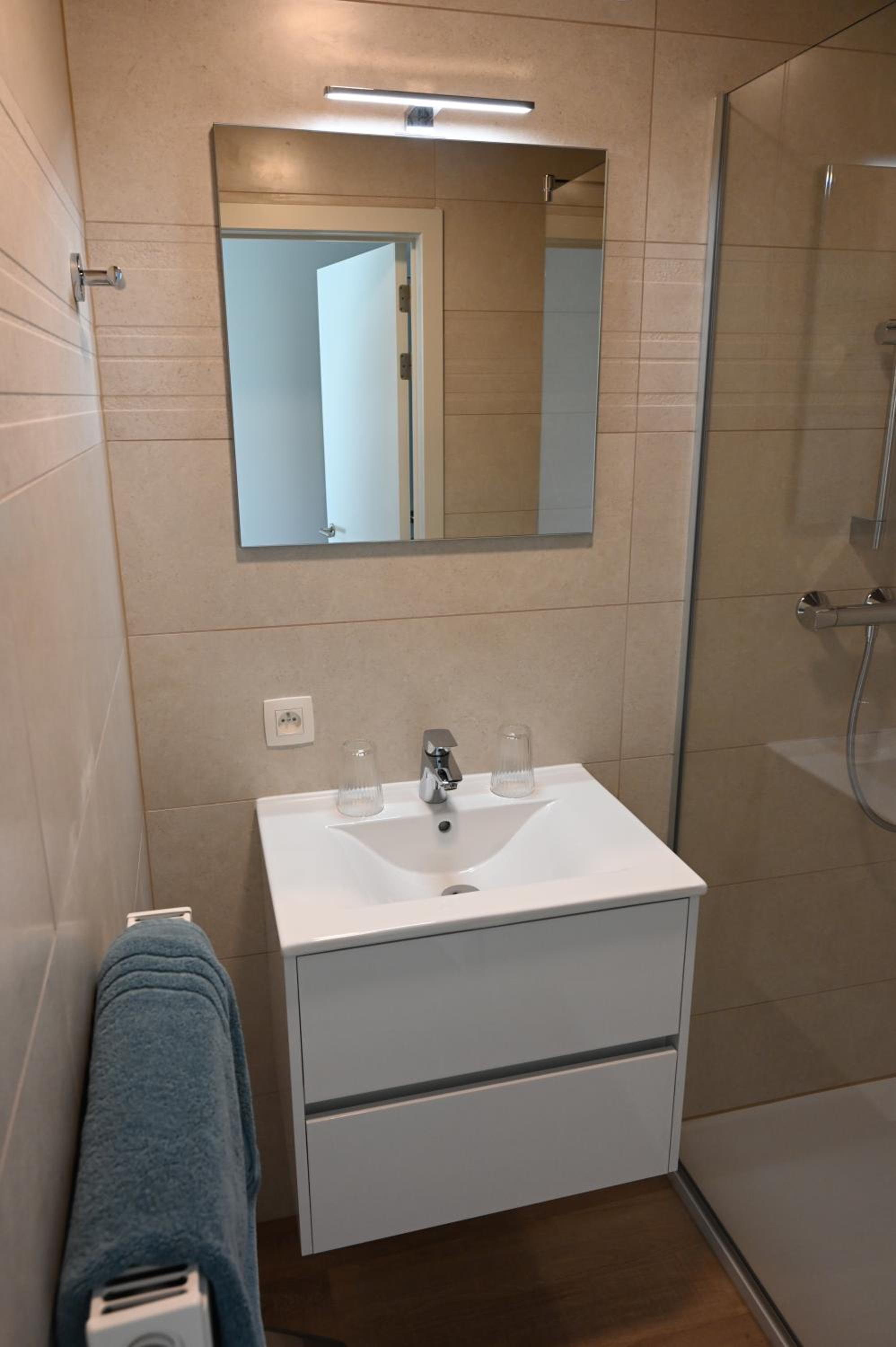 Double Room with Private Bathroom photo 3